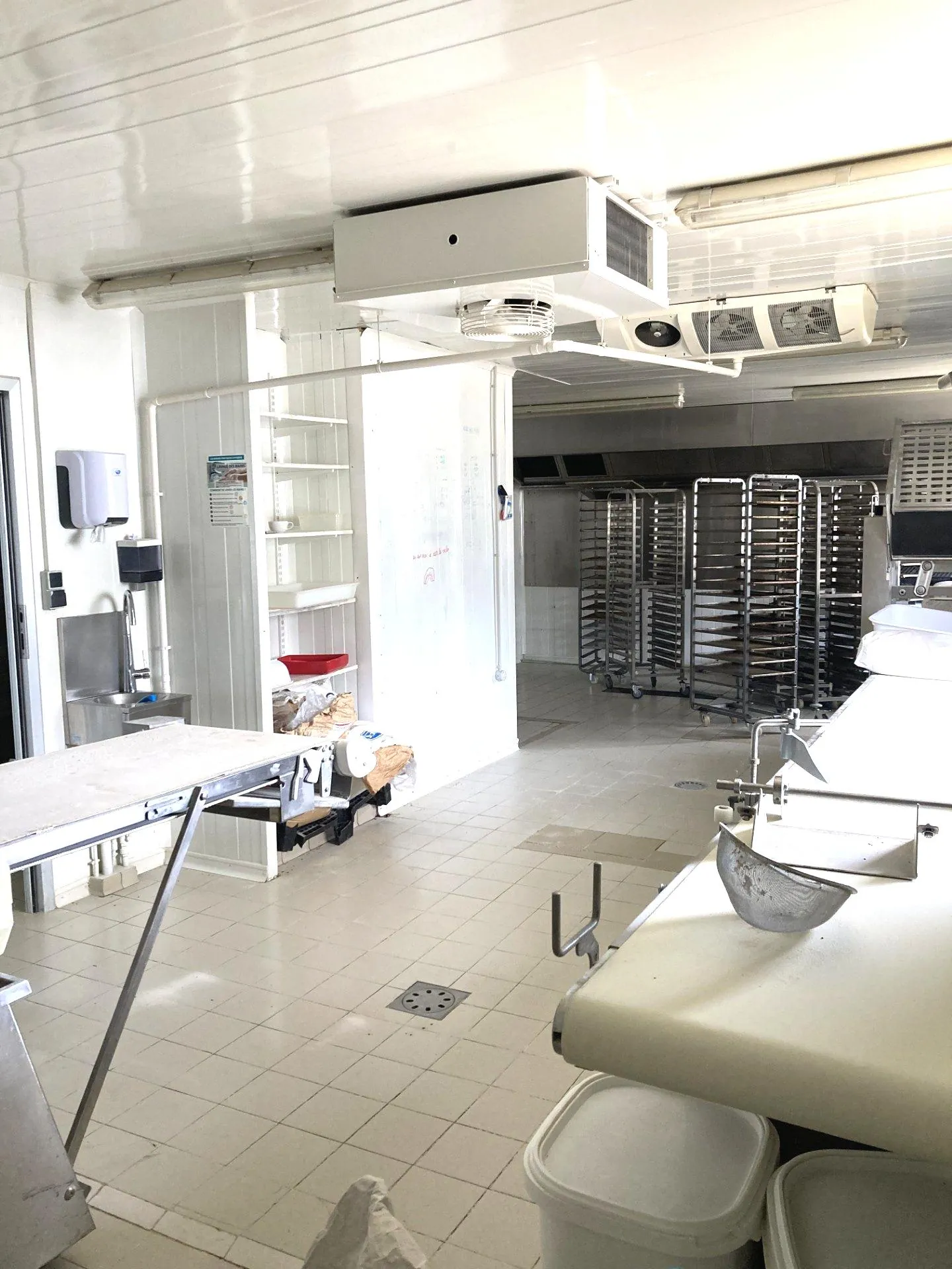 Local commercial à vendre au Grand-Lucé – Idéal activité alimentaire