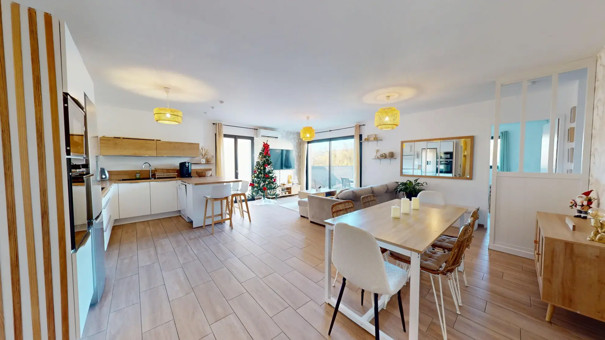 Maison contemporaine avec garage à Port-la-Nouvelle (83 m2, 3 chambres, terrain clos)