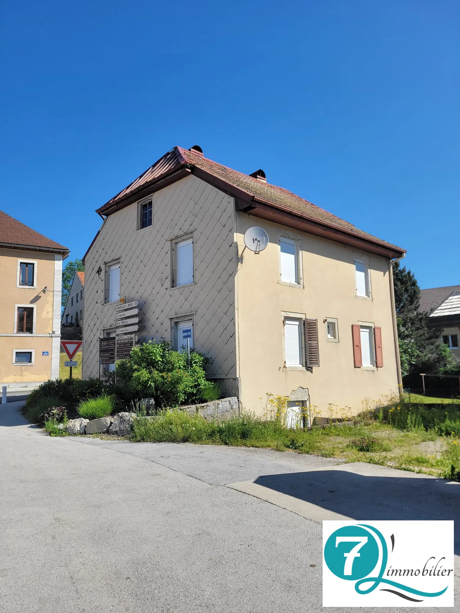 Maison à vendre à Chaux Neuve - 6 pièces, jardin, potentiel d'aménagement
