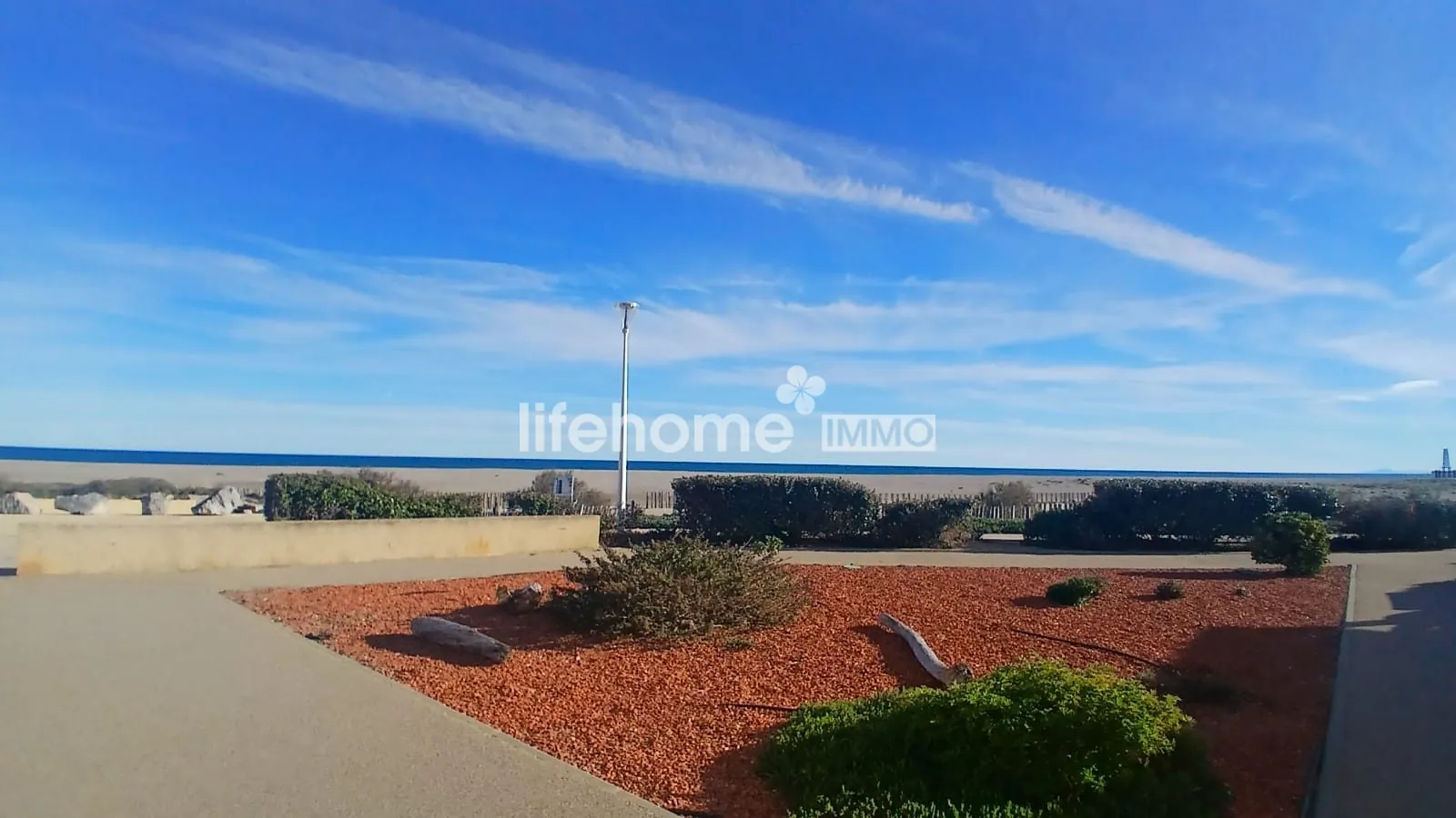 Maison rénovée à vendre à Leucate près de la plage avec terrasse