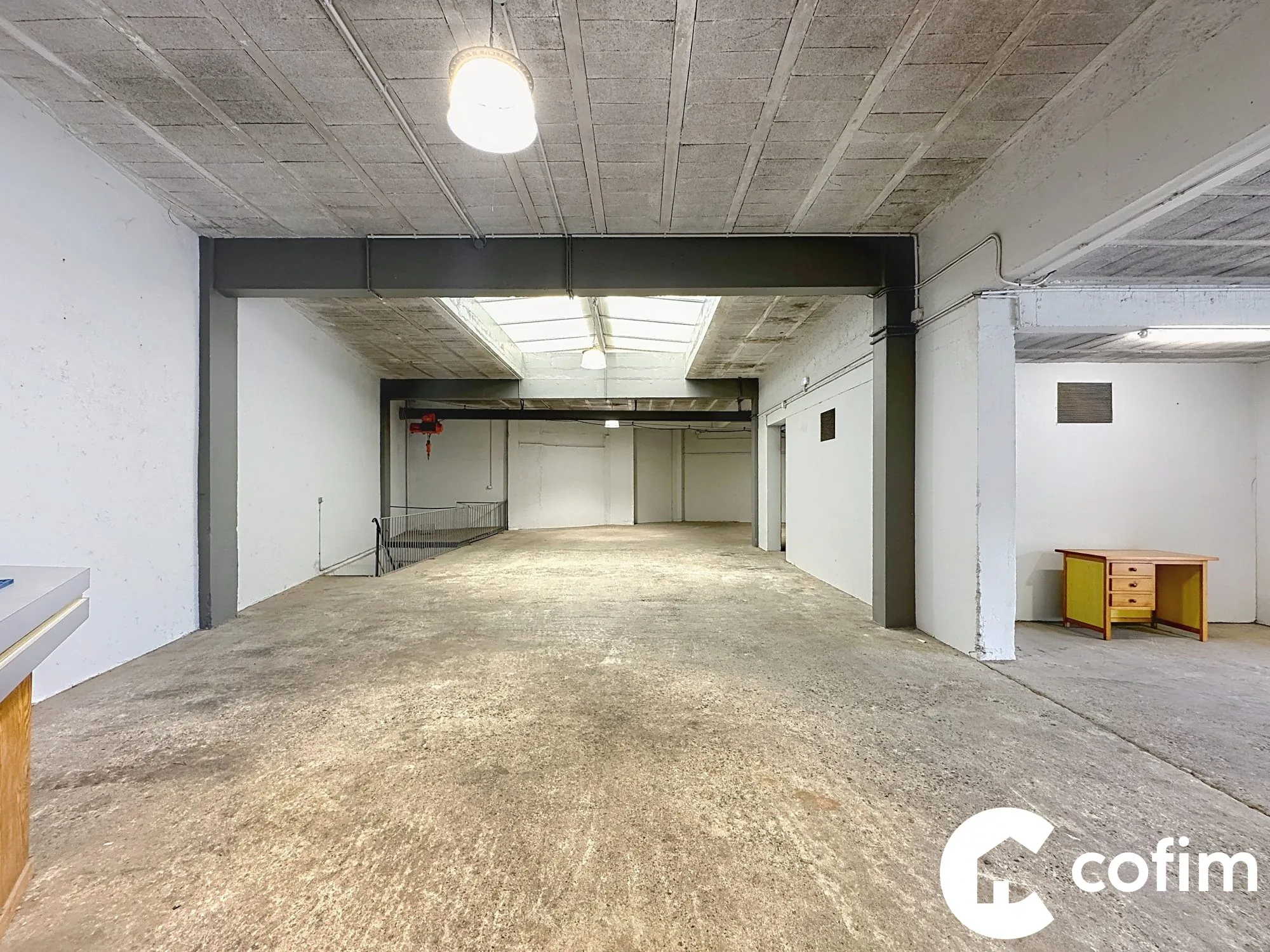 Local commercial de 674 m² à Tarbes, secteur Brauhauban, idéal pour activité ou stockage