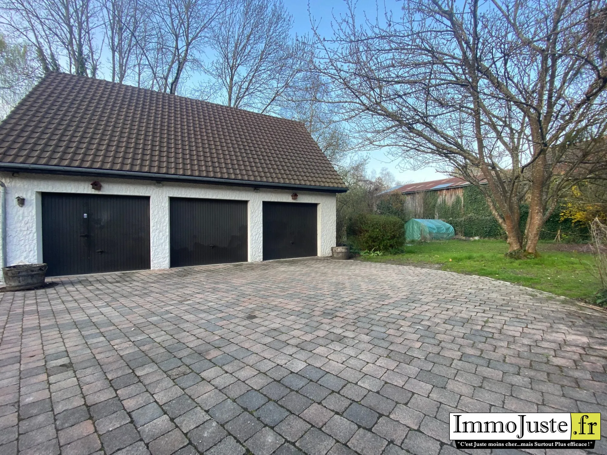 Garage à transformer en habitation - 80 m² sur terrain de 623 m² à Saint-Rémy-l'Honoré