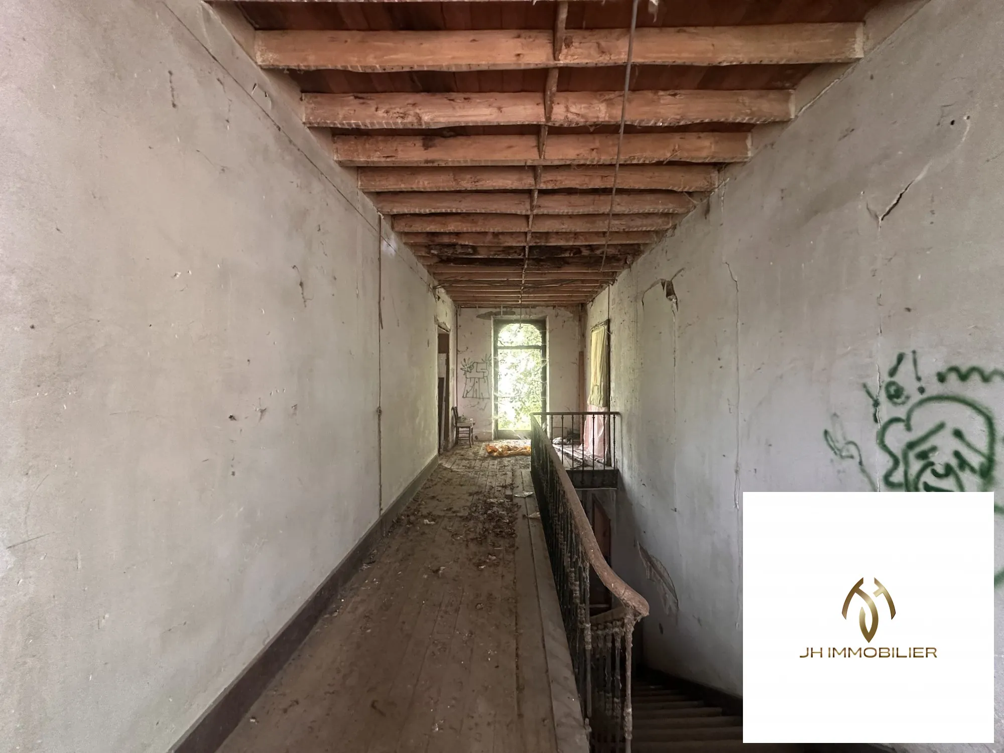 Maison à vendre à Damiatte de 315 m² à rénover - Opportunité d'investissement