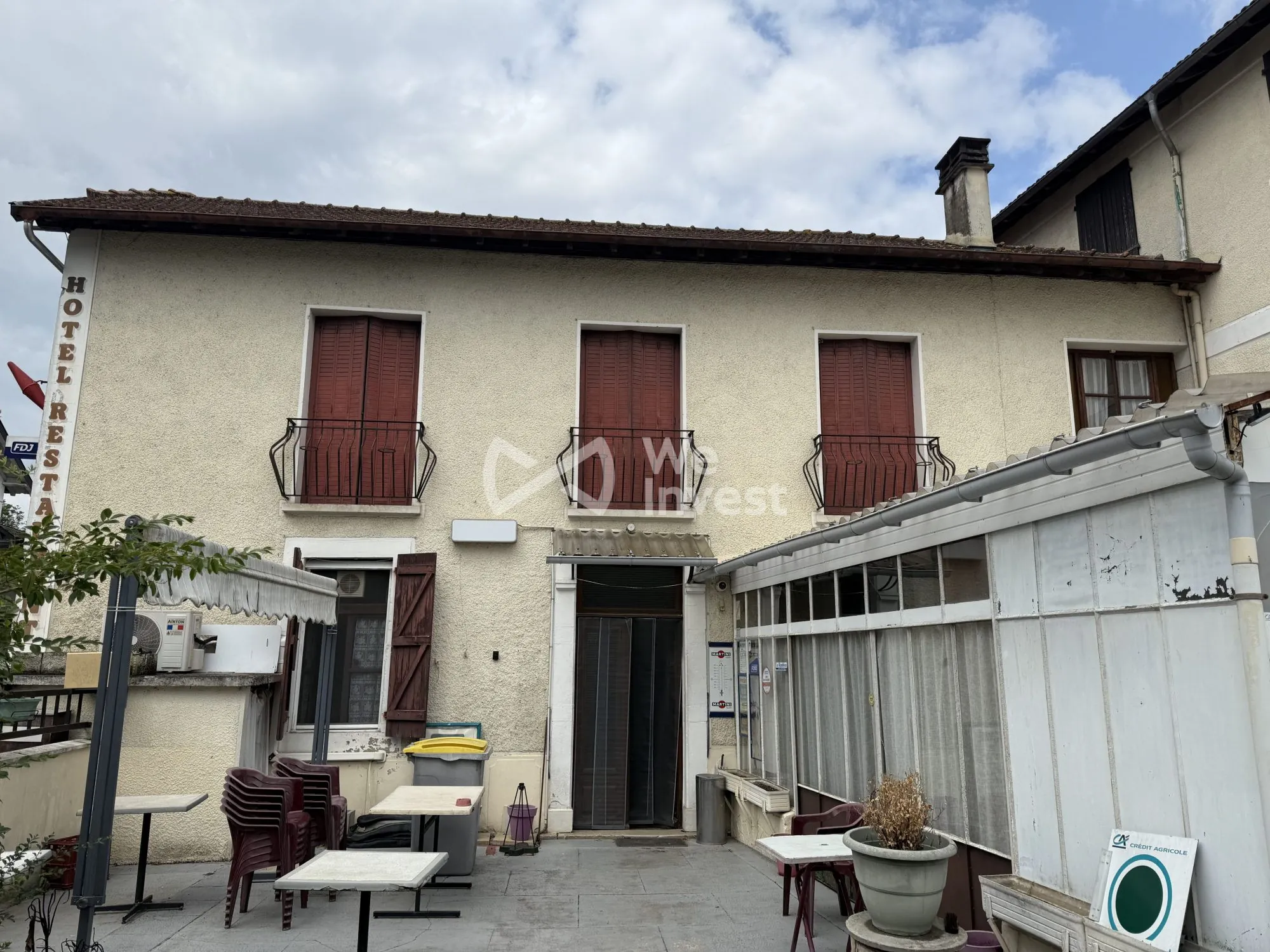 Maison traditionnelle à rénover de 131 m² avec jardin à Nay 