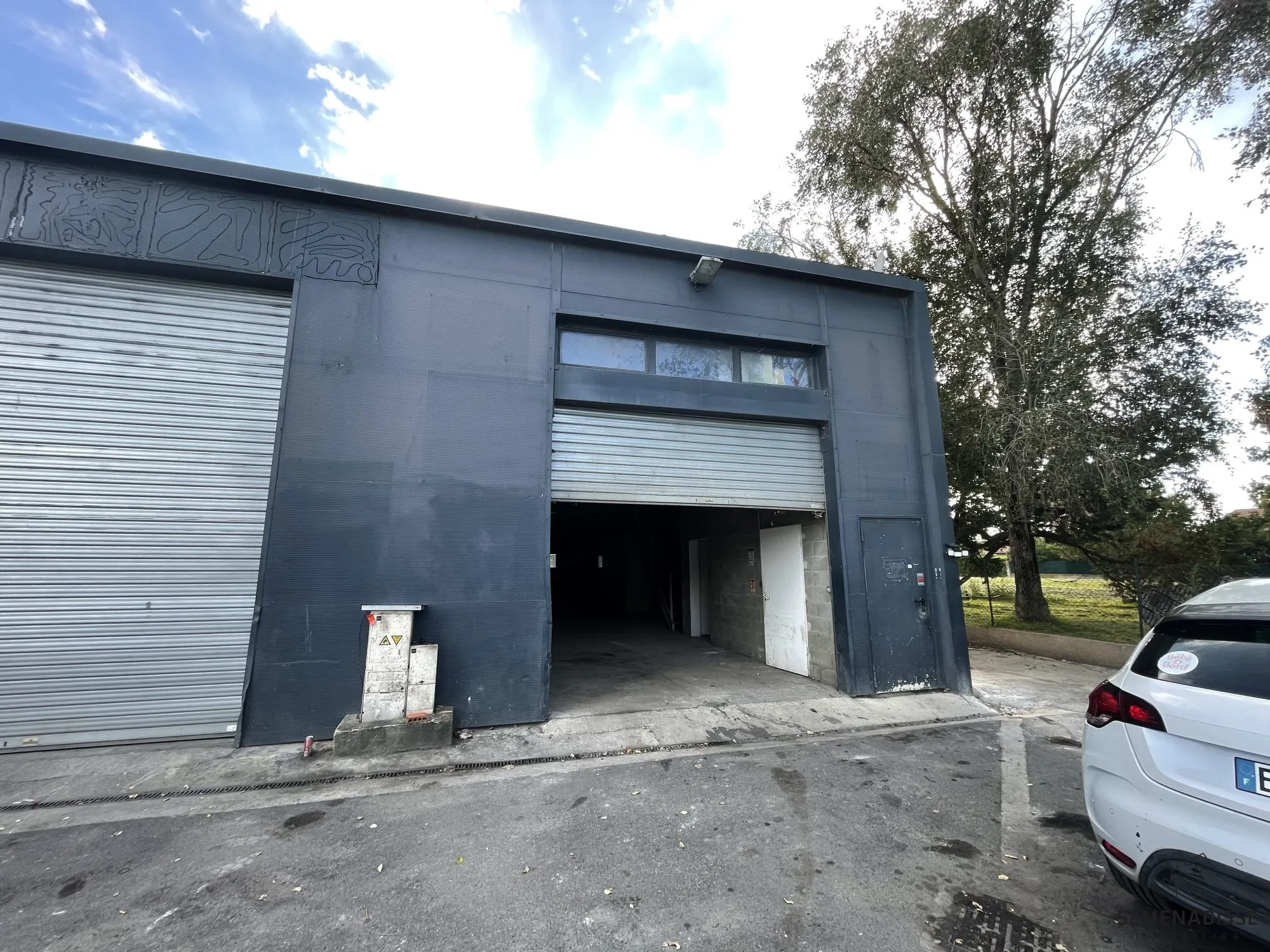 Achat d'un entrepôt de 125 m² avec mezzanine à Villeneuve-Tolosane