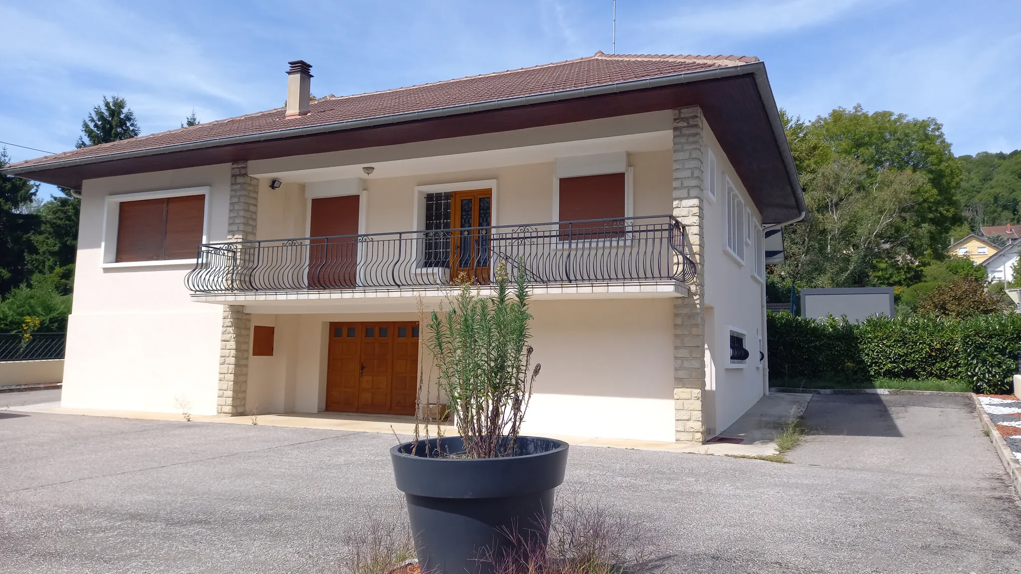 Maison de ville avec jardin et garage à Lons le Saunier - 111 m²