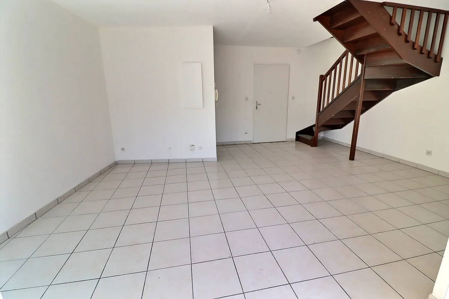 À vendre duplex 3 pièces à Clermont-l'Hérault avec terrasse et parking 