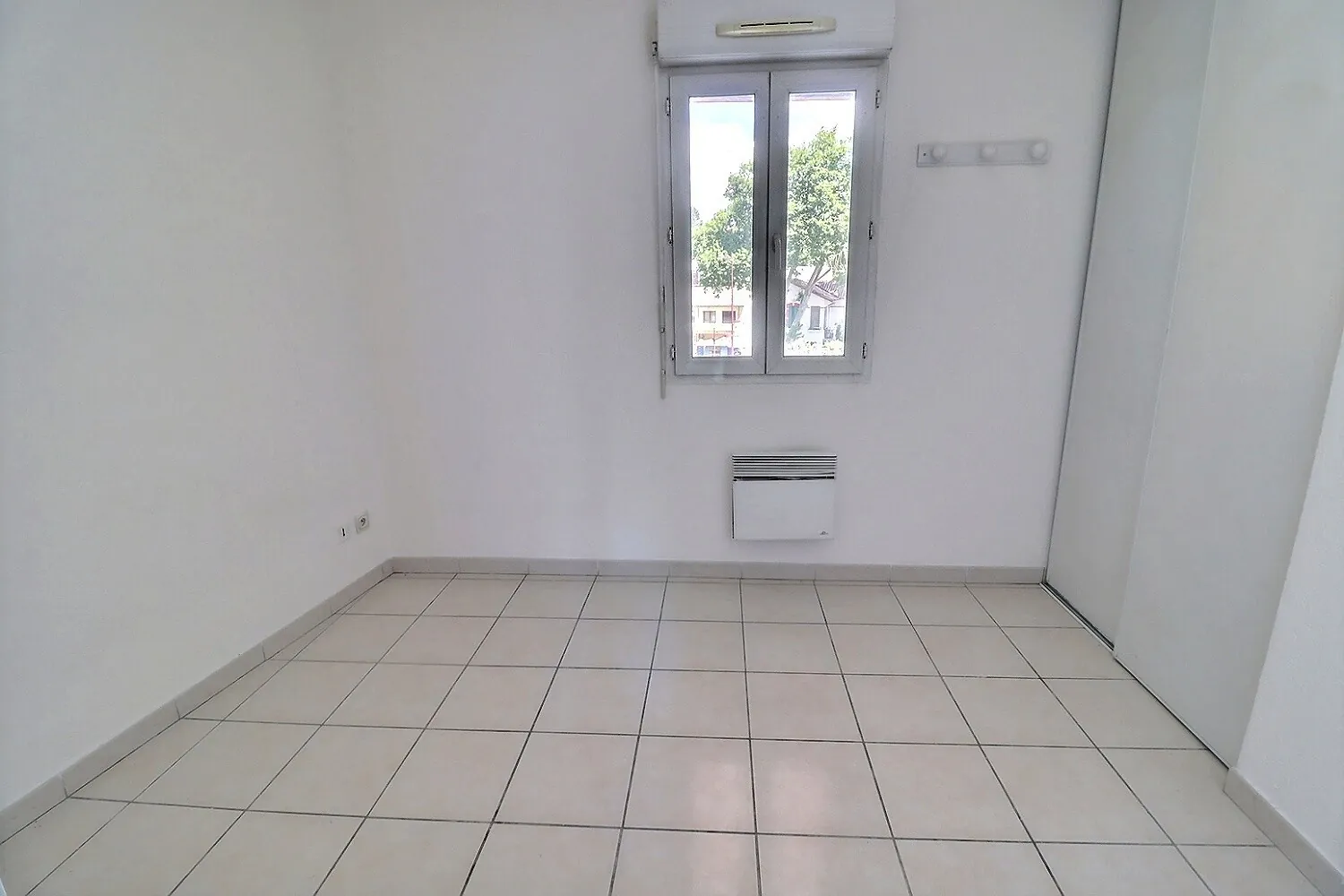 À vendre duplex 3 pièces à Clermont-l'Hérault avec terrasse et parking 