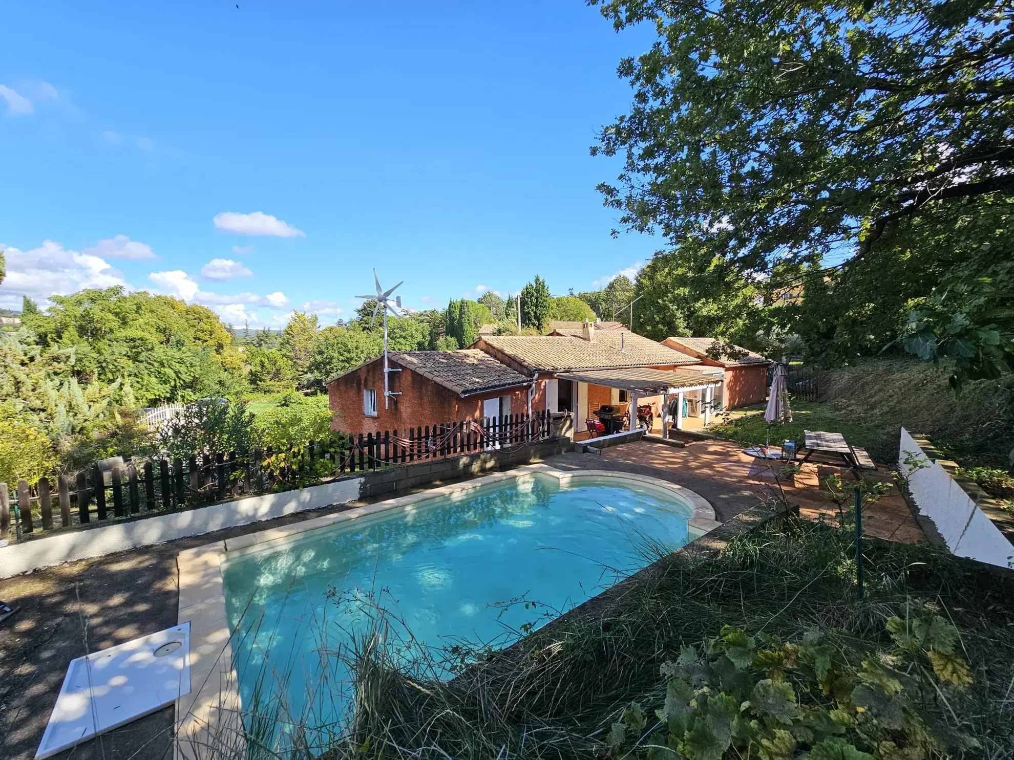 Belle maison de plain-pied avec piscine et jardin à Apt, Luberon 