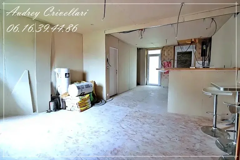Maison à rénover de 65 m² avec jardin à Bruyères - Opportunité d'investissement 