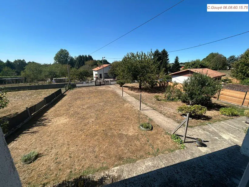 Maison en pierre de 3 chambres avec terrasse et appartement indépendant à Nontron 