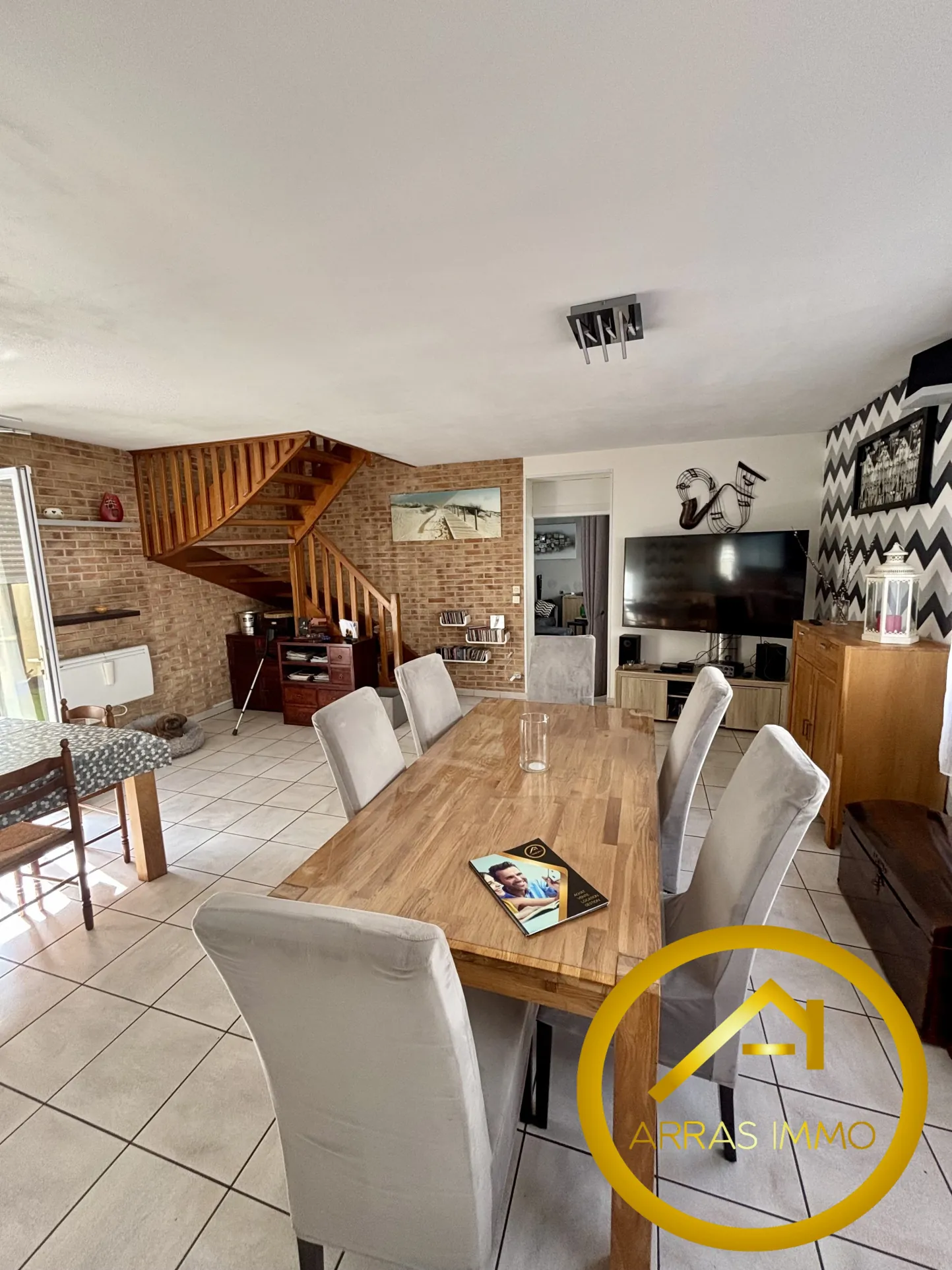 Maison semi-plain-pied de 142 m² à vendre à Marœuil avec garage et cour exposée plein sud