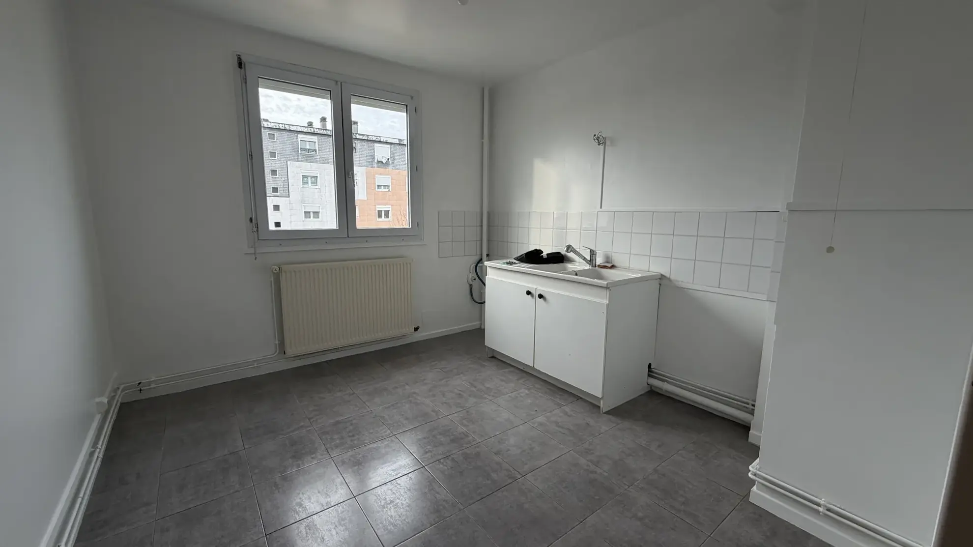 Appartement lumineux avec cave et box fermé à Vendre à Avallon