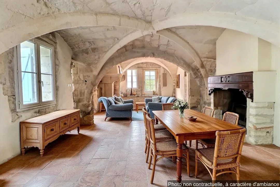 Charmante maison de village de 115 m² avec extérieur à Saint-Brès