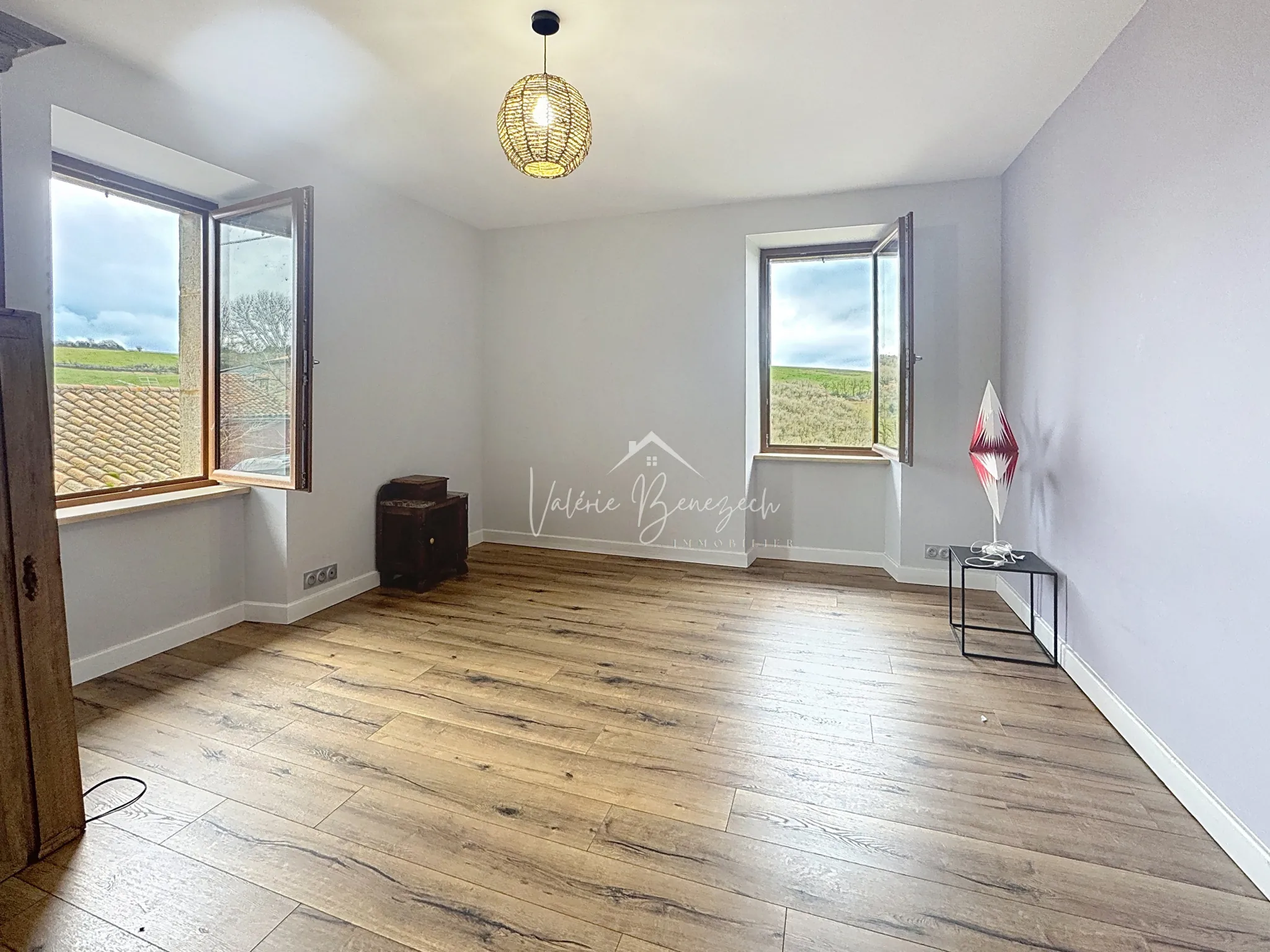 Belle maison de village T4 rénovée avec grand terrain à Boussac près de Saint-Affrique 