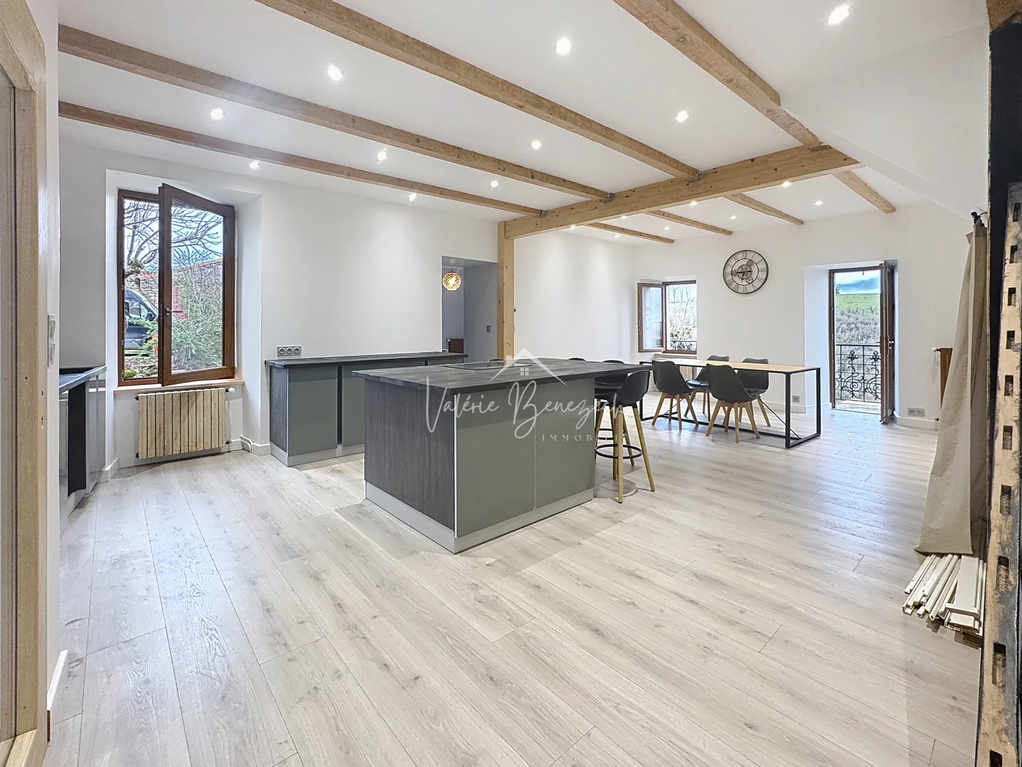 Belle maison de village T4 rénovée avec grand terrain à Boussac près de Saint-Affrique 