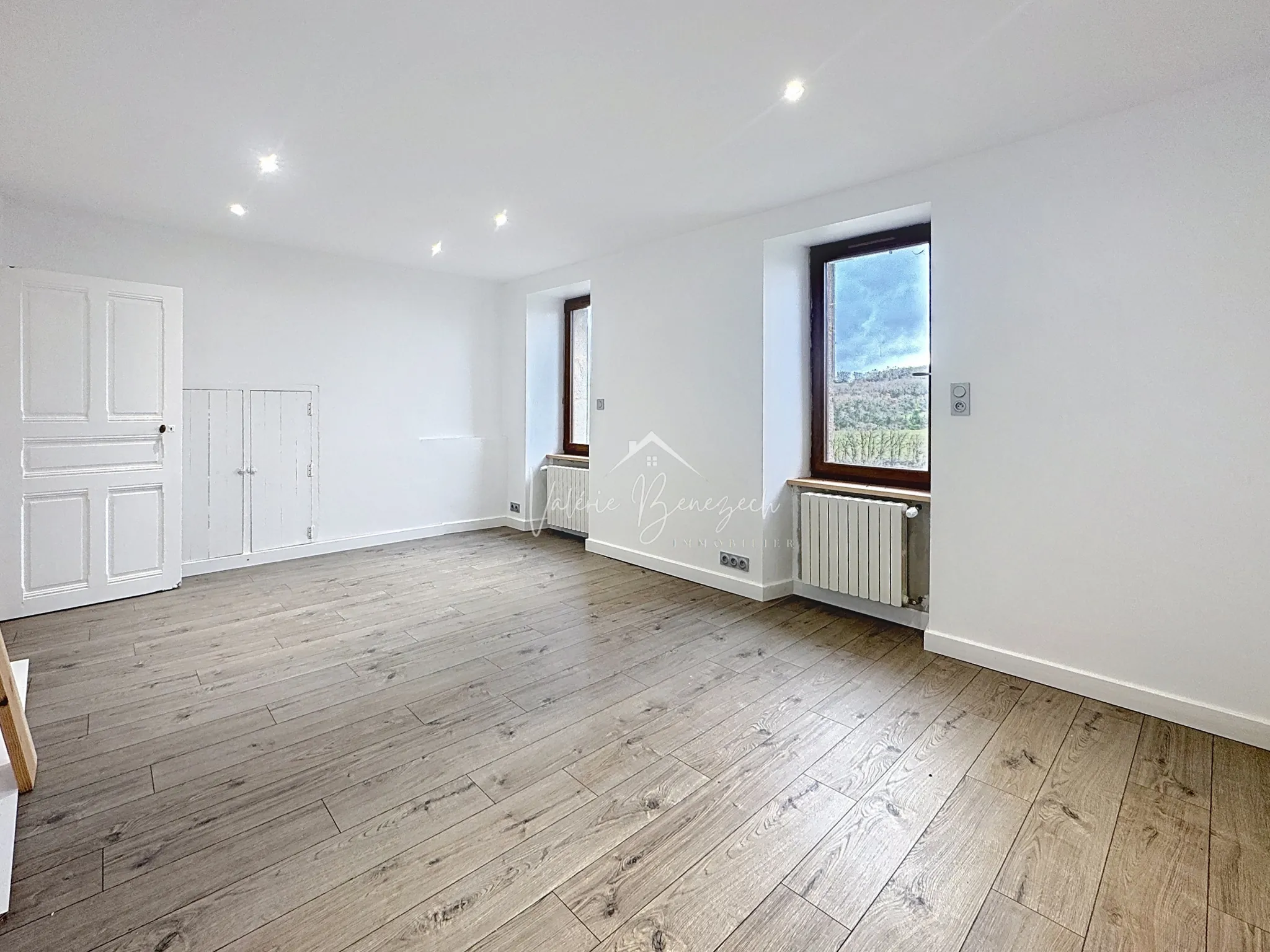 Belle maison de village T4 rénovée avec grand terrain à Boussac près de Saint-Affrique 