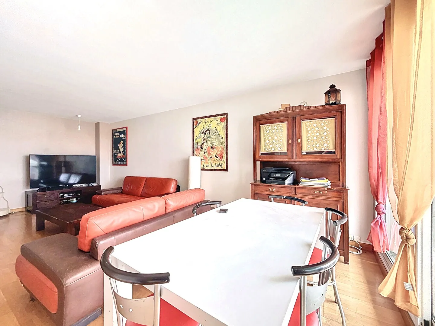 Appartement lumineux de 87 m2 avec balcon et cave à Angers 