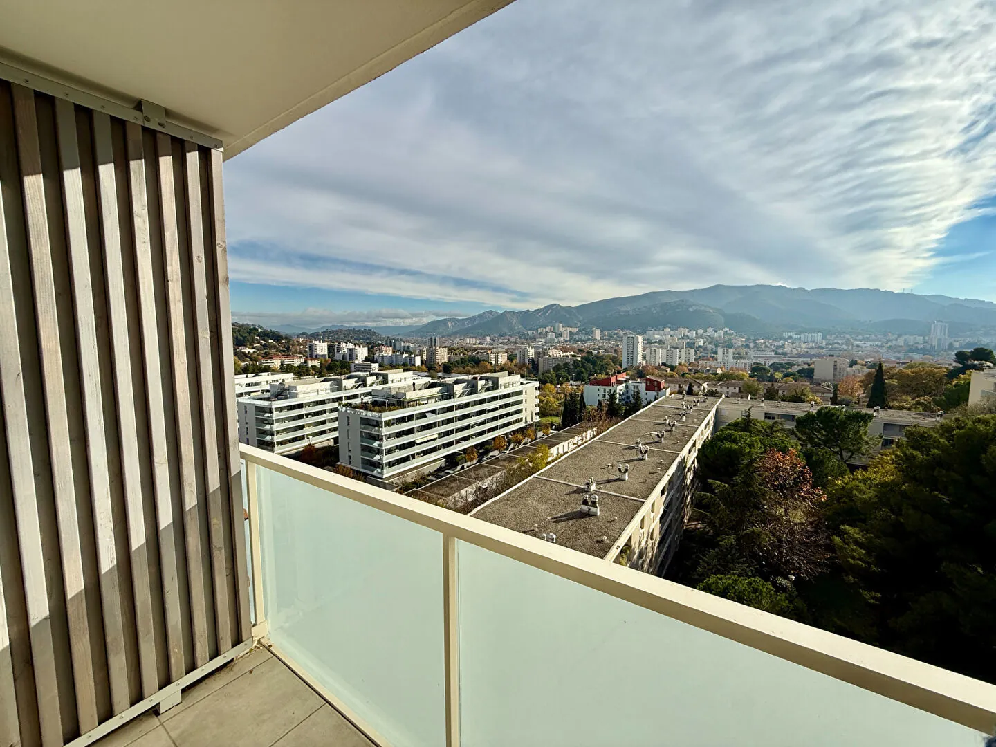 Appartement 2 pièces avec balcon et vue dégagée à Marseille 13011