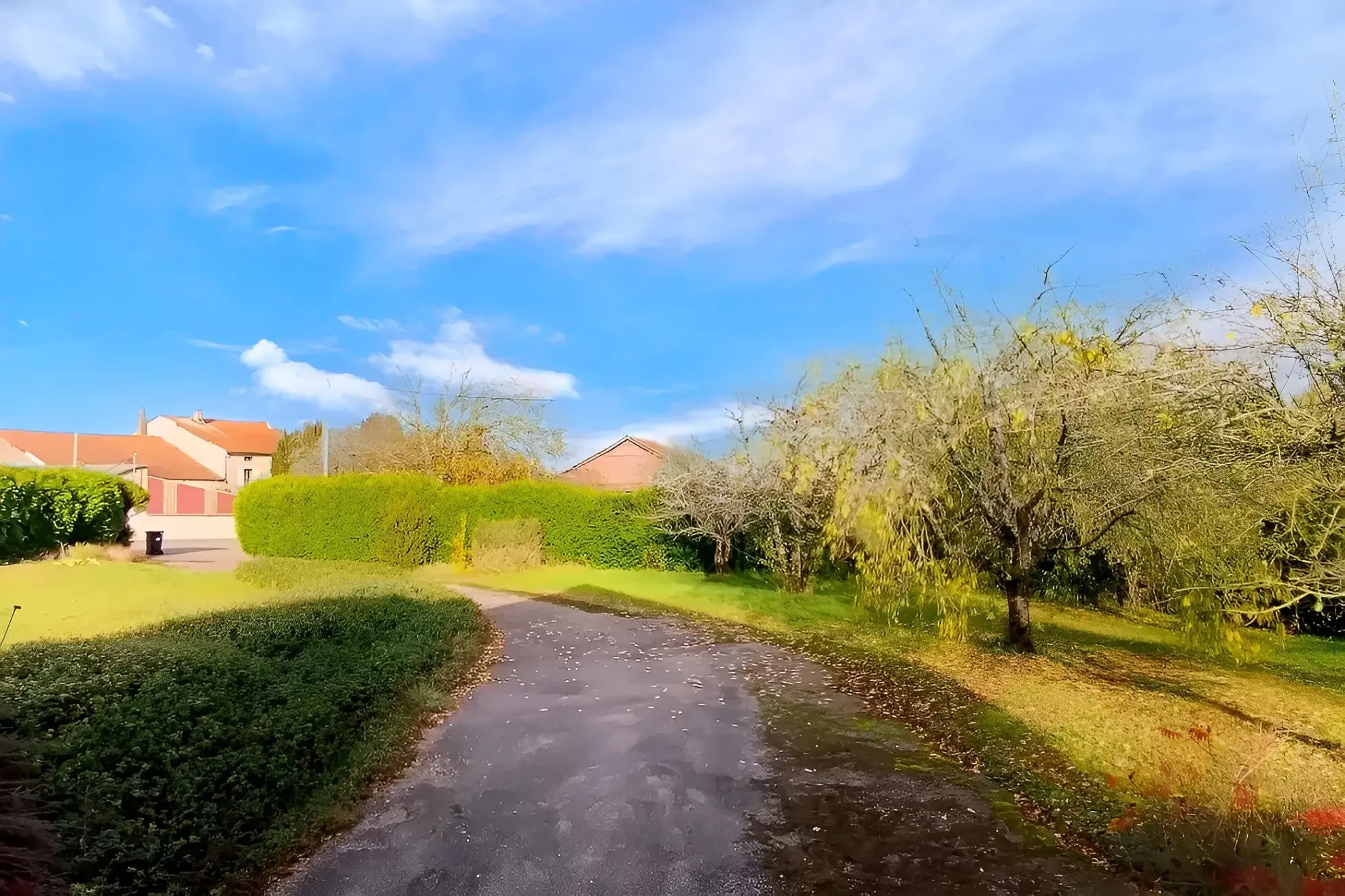 Charmant pavillon de 148 m² avec 9 pièces à Gillancourt en sortie de village 