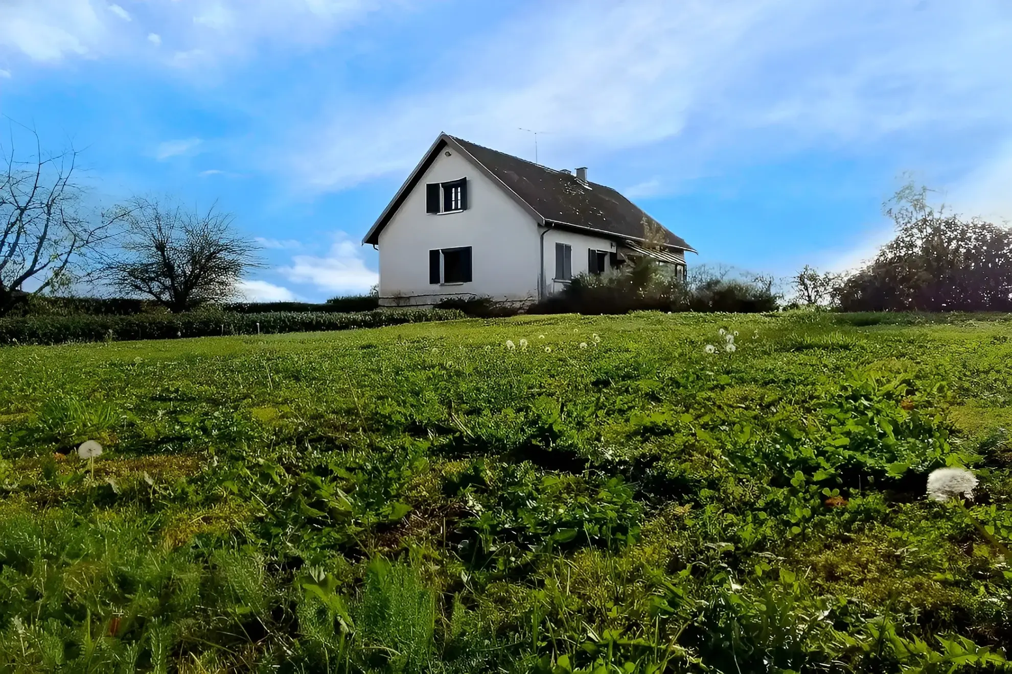 Charmant pavillon de 148 m² avec 9 pièces à Gillancourt en sortie de village 