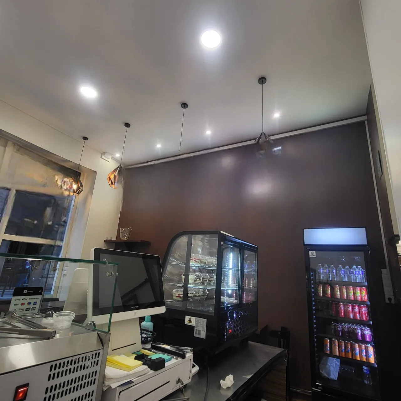 A saisir : Restaurant rapide rénové avec matériel complet à Paris 15ème