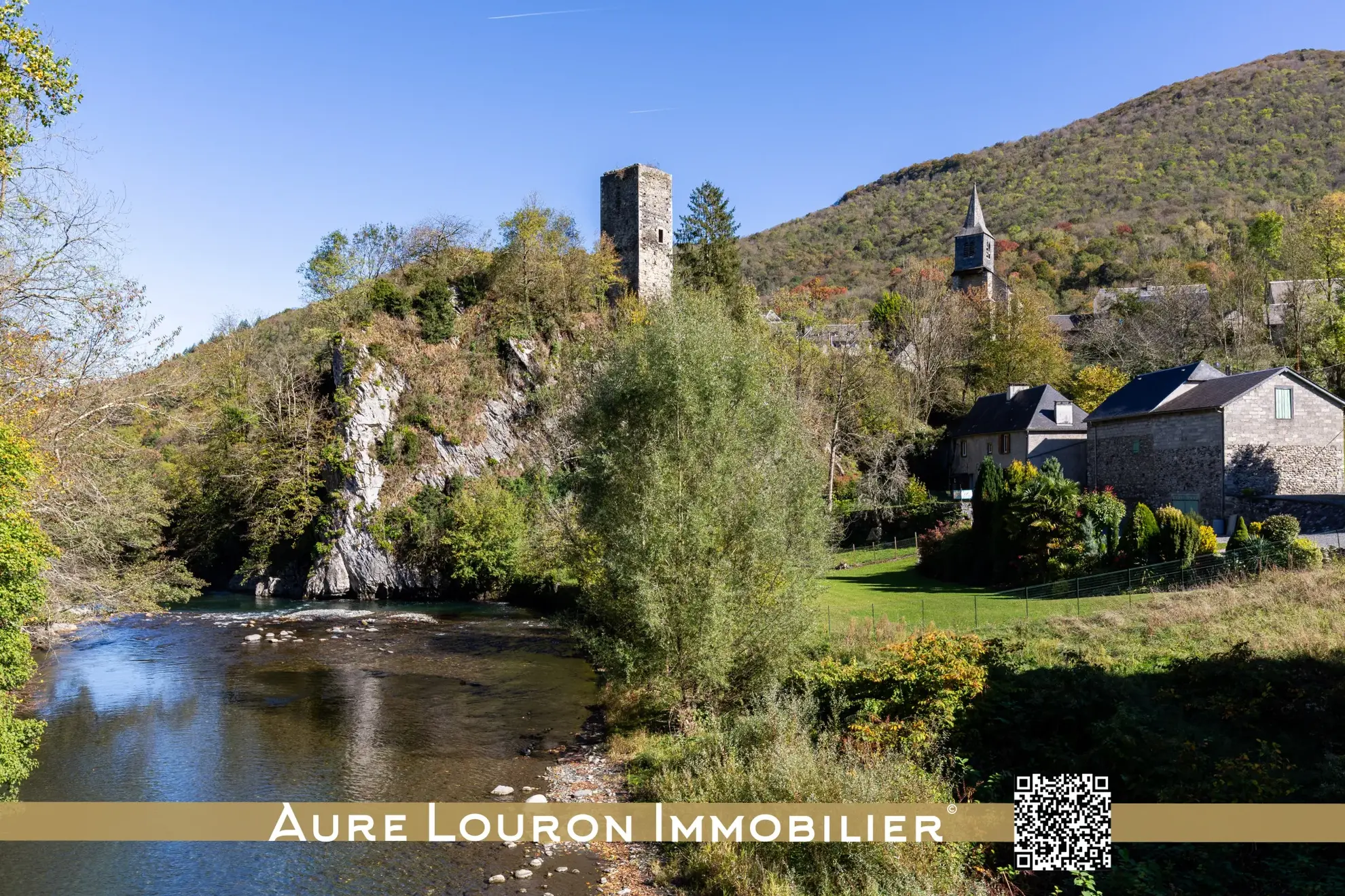 Maison authentique avec grand terrain en bord de rivière à Hèchettes, aux portes des Pyrénées