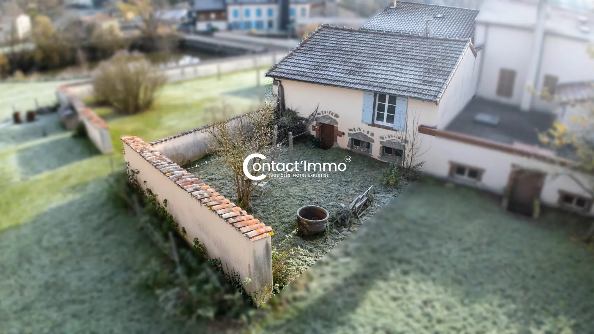 Maison de ville 4 chambres avec terrain à Saint-Dier-d'Auvergne
