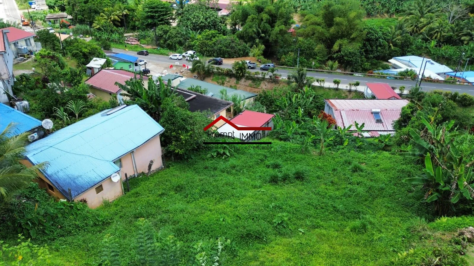 Accès sur la route de Sainte Marie Terrain constructible en campagne à Sainte-Marie - 703 m² 