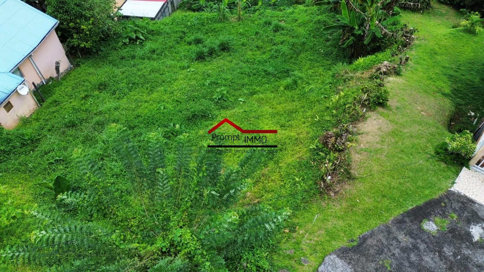 Terrain constructible en campagne à Sainte-Marie - 703 m² 