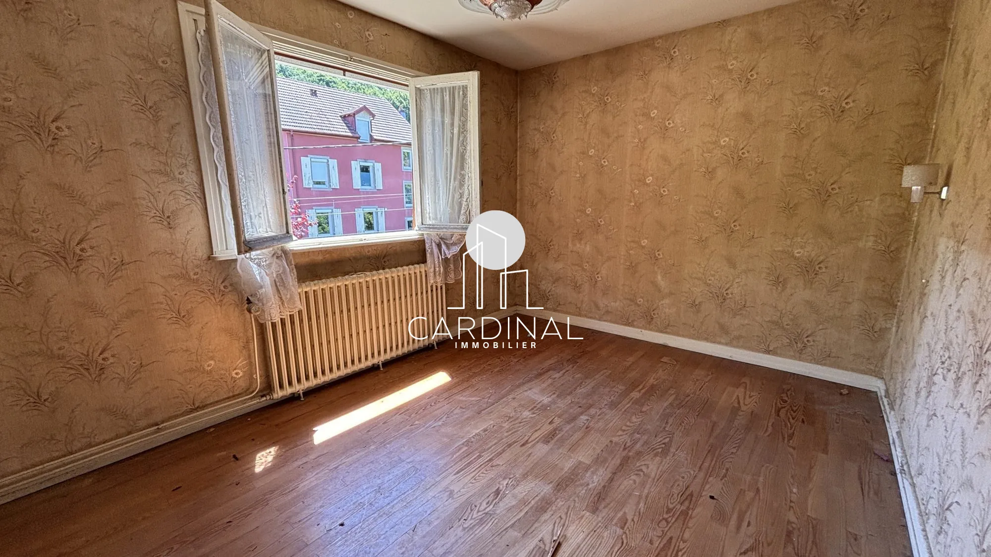 Maison à vendre à Cravanche de 77 m² avec terrain arboré et travaux à prévoir 