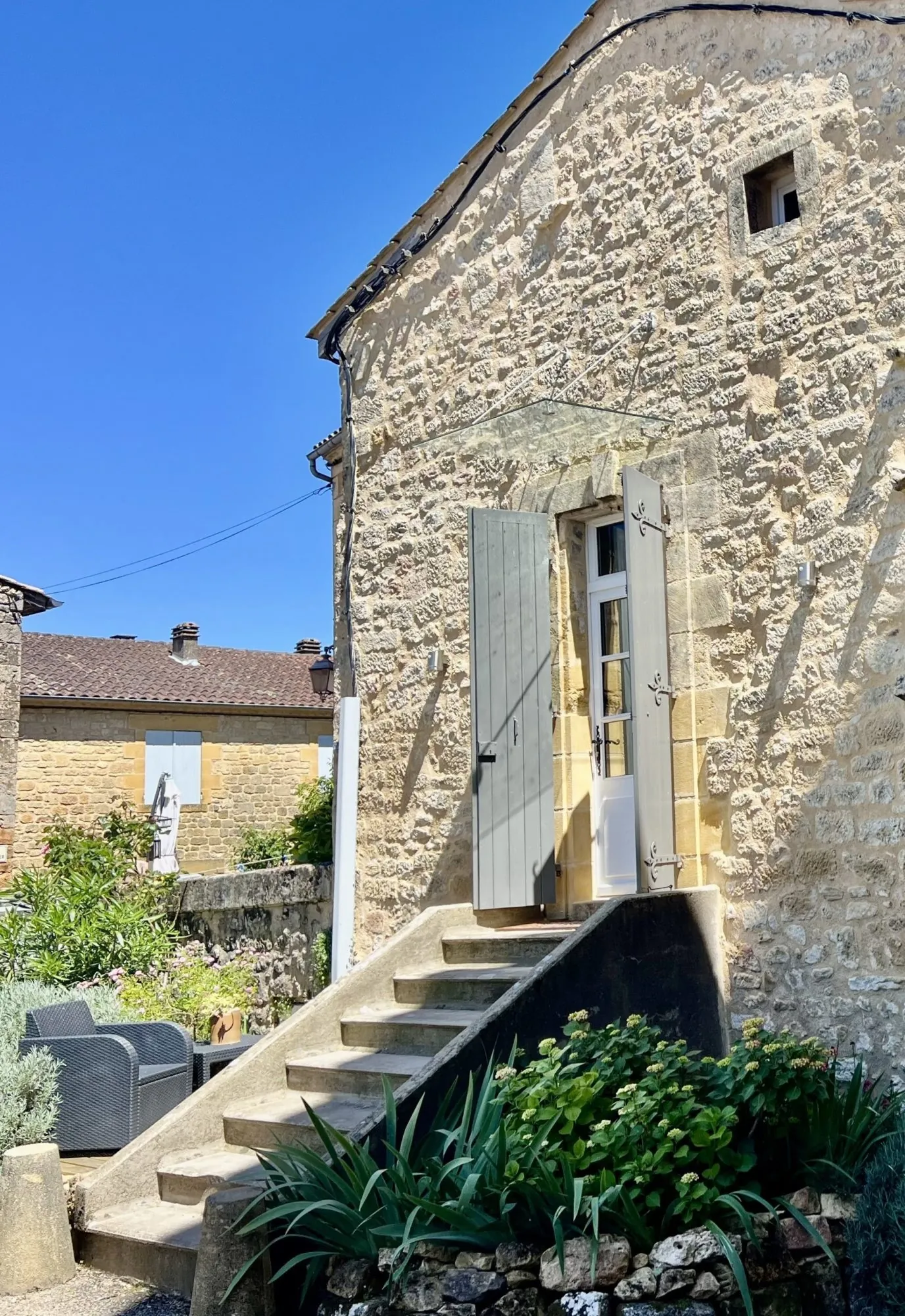 Charmante maison de village à vendre près de Beaumont avec 3 chambres et terrasse