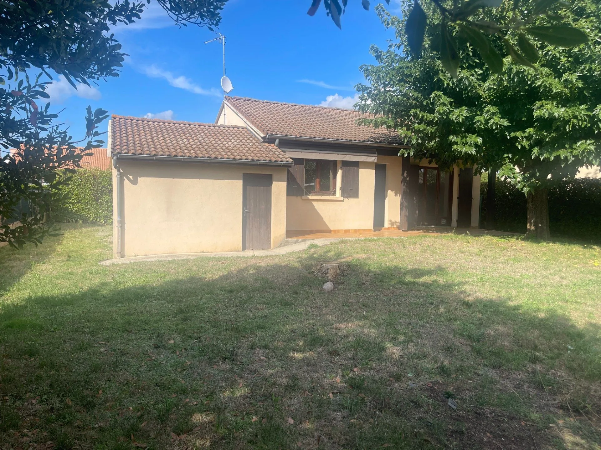 Maison de plain-pied à Romans-sur-Isère avec garage et jardin – Quartier Les Meannes