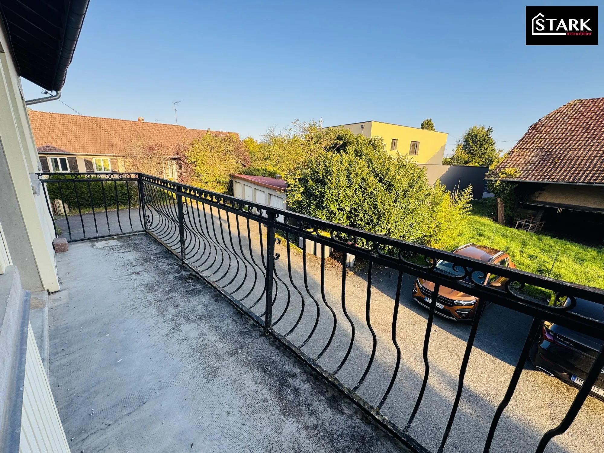 Appartement T5 de 84 m² avec balcon et garage à Éguenigue, proche Roppe 