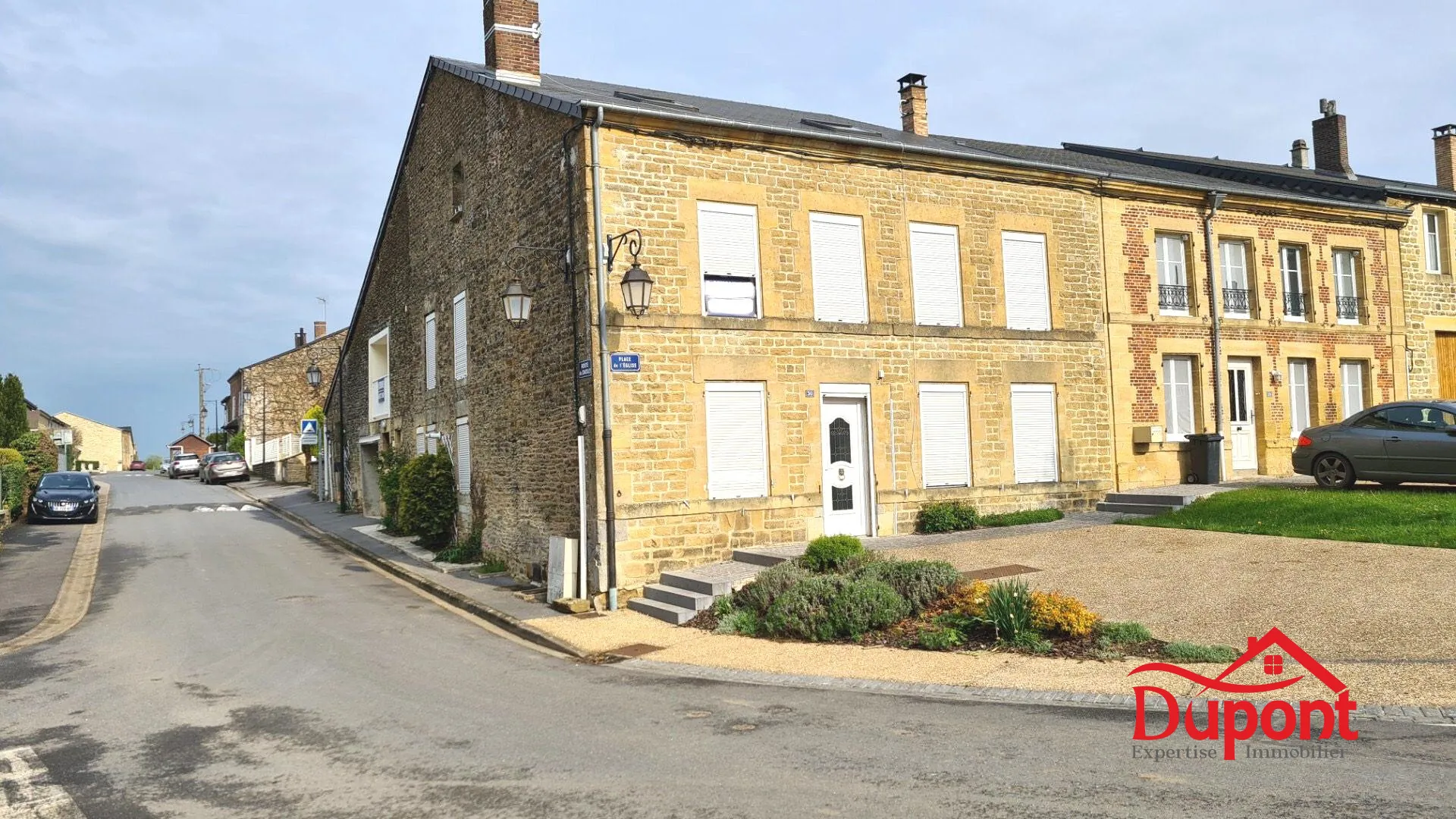 Maison à rénover de 160 m² à Murtin-et-Bogny avec garage et cour