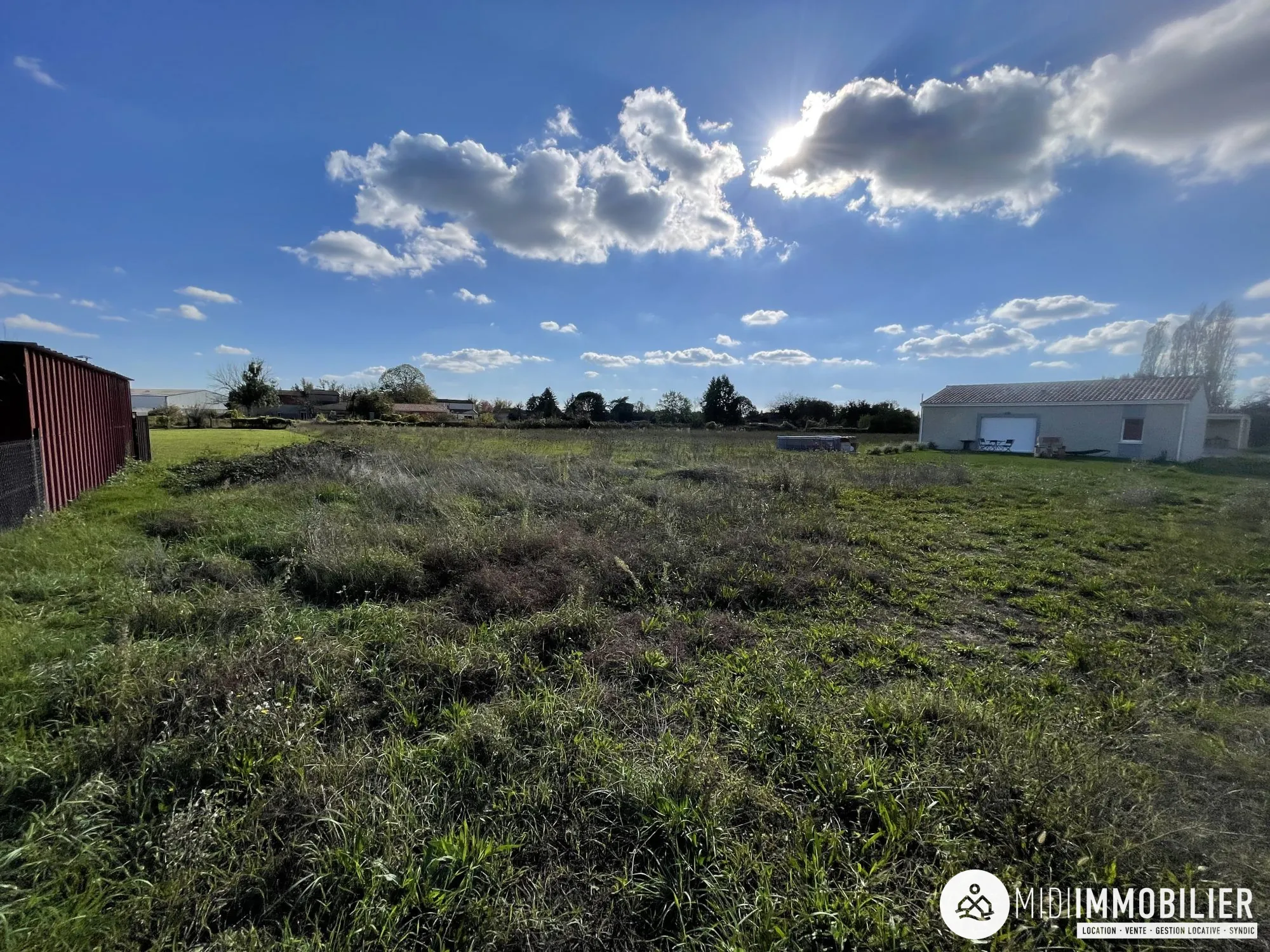 Beau terrain plat de 699 m² à Albi, secteur Gaillagues avec toutes commodités à proximité