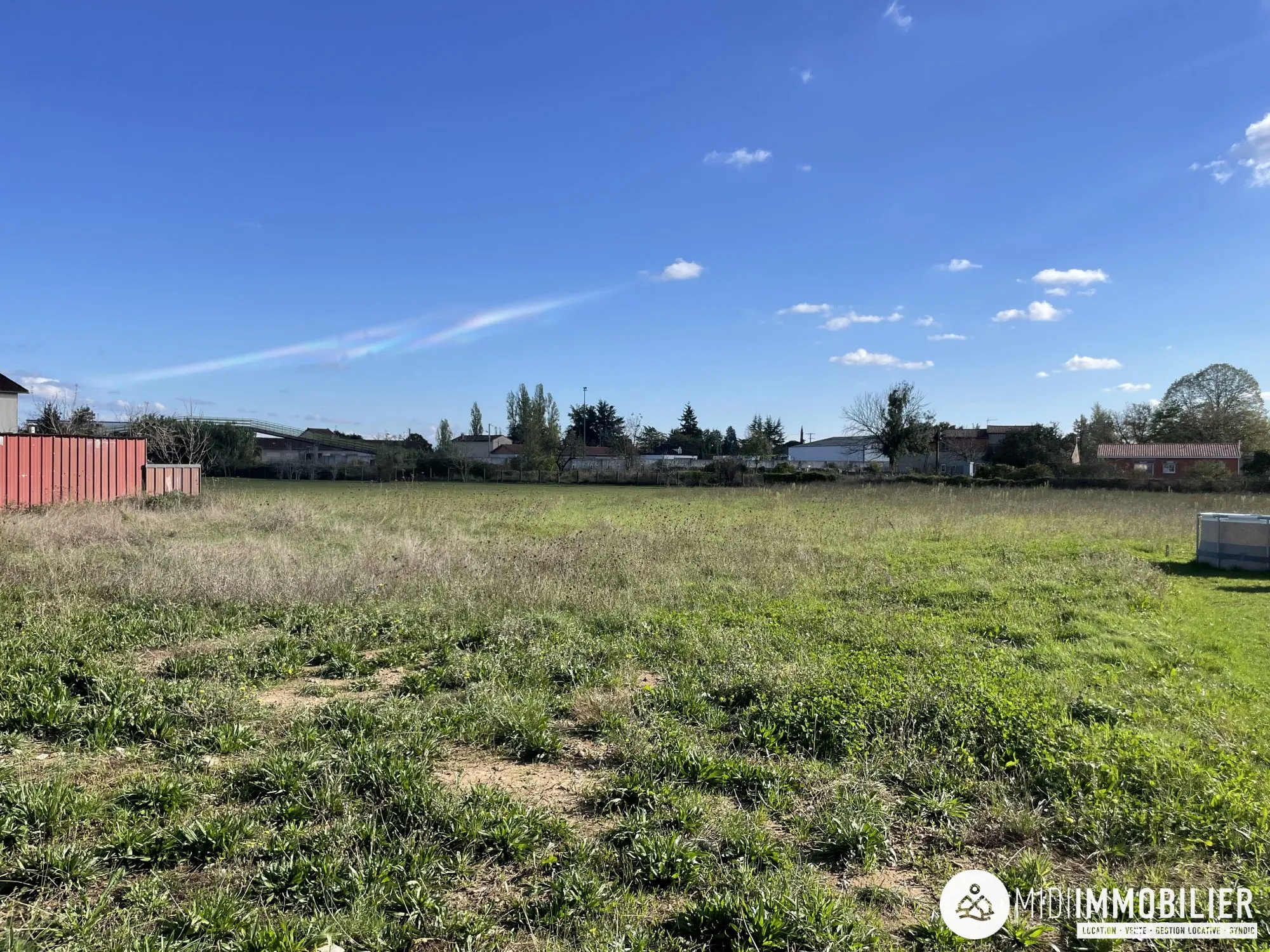 Beau terrain plat de 699 m² à Albi, secteur Gaillagues avec toutes commodités à proximité 