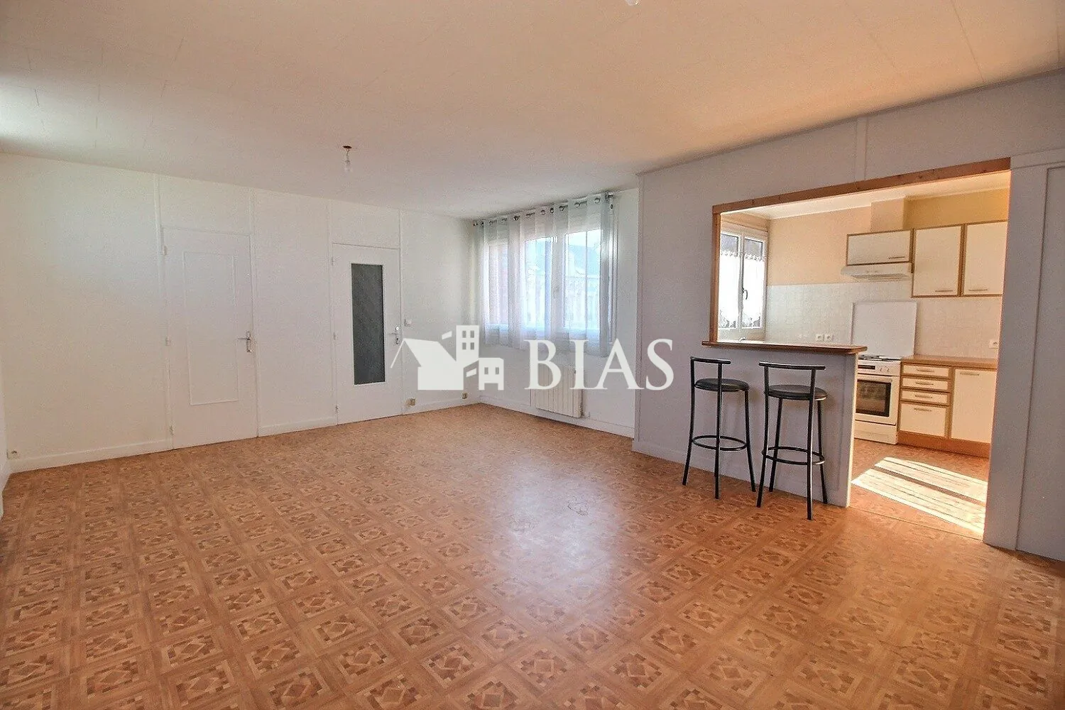 Appartement T3 à vendre à Elbeuf, proche commodités, avec cave et chauffage électrique