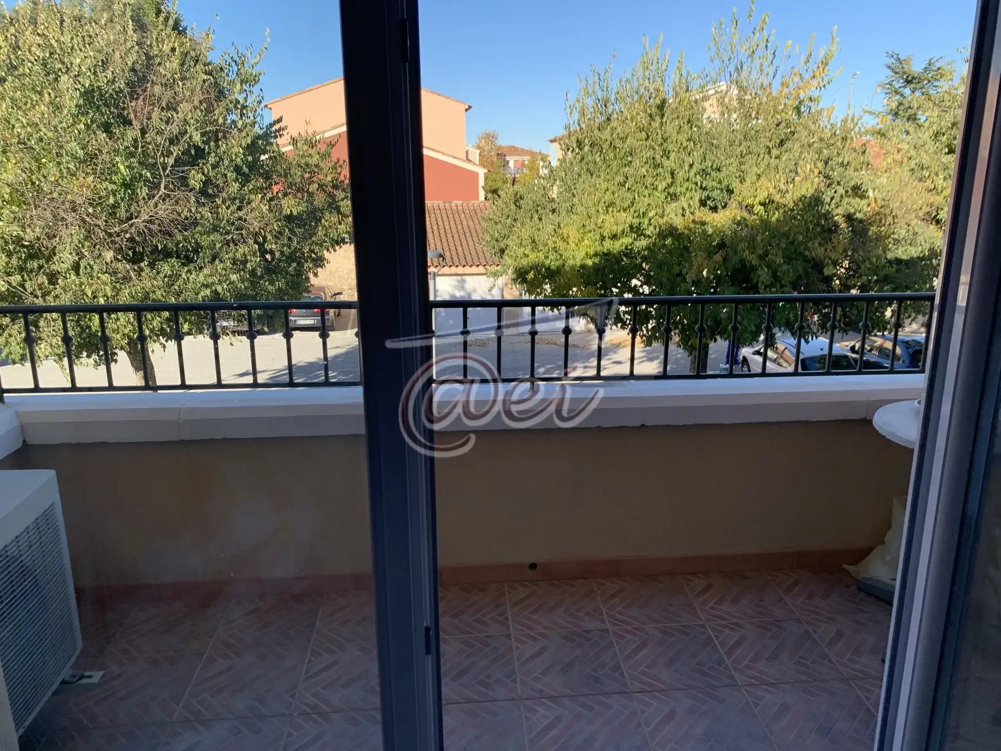 Appartement 2 pièces avec terrasse et parking à Saint-Maximin-la-Sainte-Baume