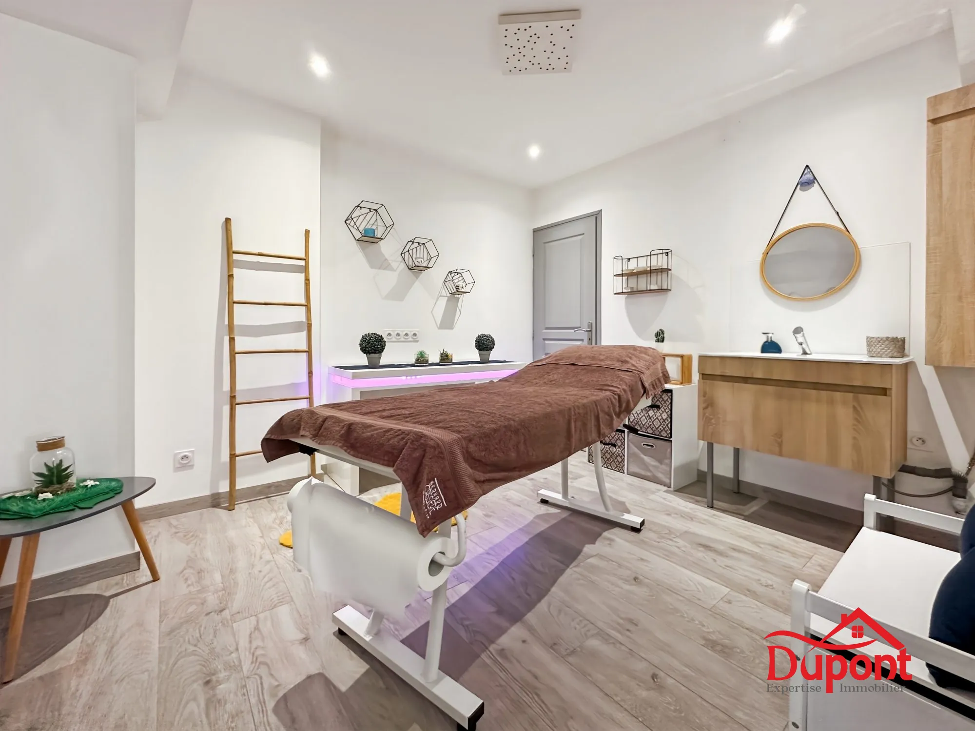 Maison à Revin avec potentiel professionnel et espaces modulables