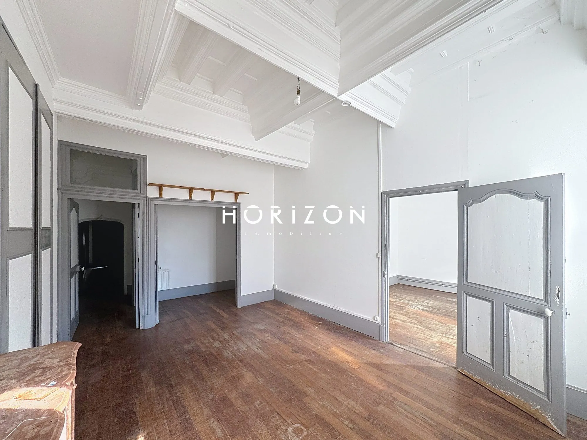 Appartement T3 de 83 m² à Pont-de-Vaux avec cachet, à rafraîchir