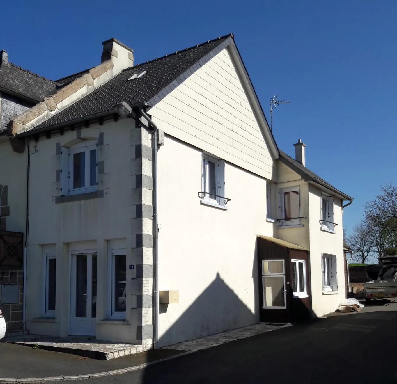 Maison à vendre de 94 m² avec jardin et terrain constructible à Langast