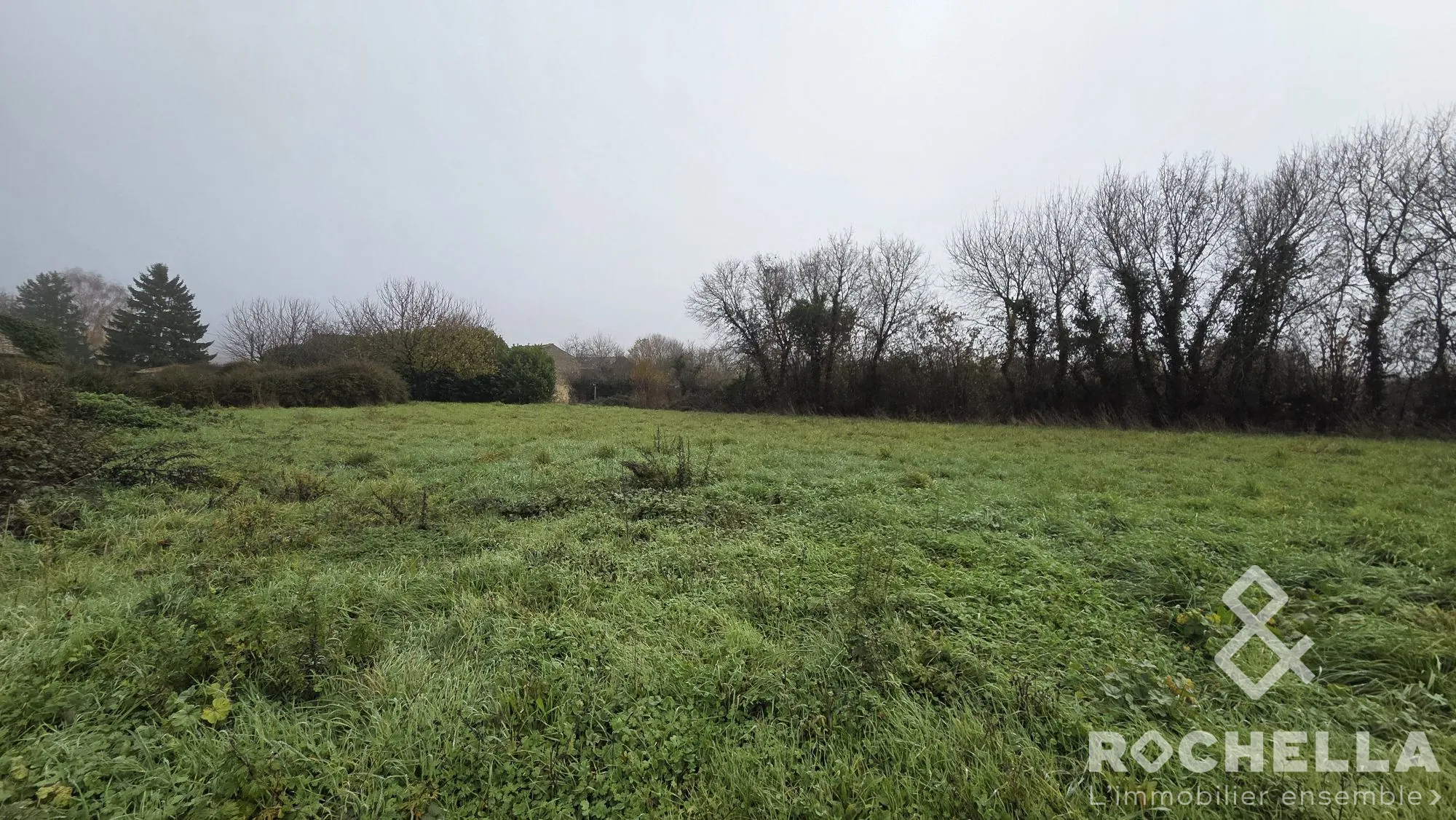 Terrain à bâtir calme de 1500 m² à Pailllé, secteur naturel
