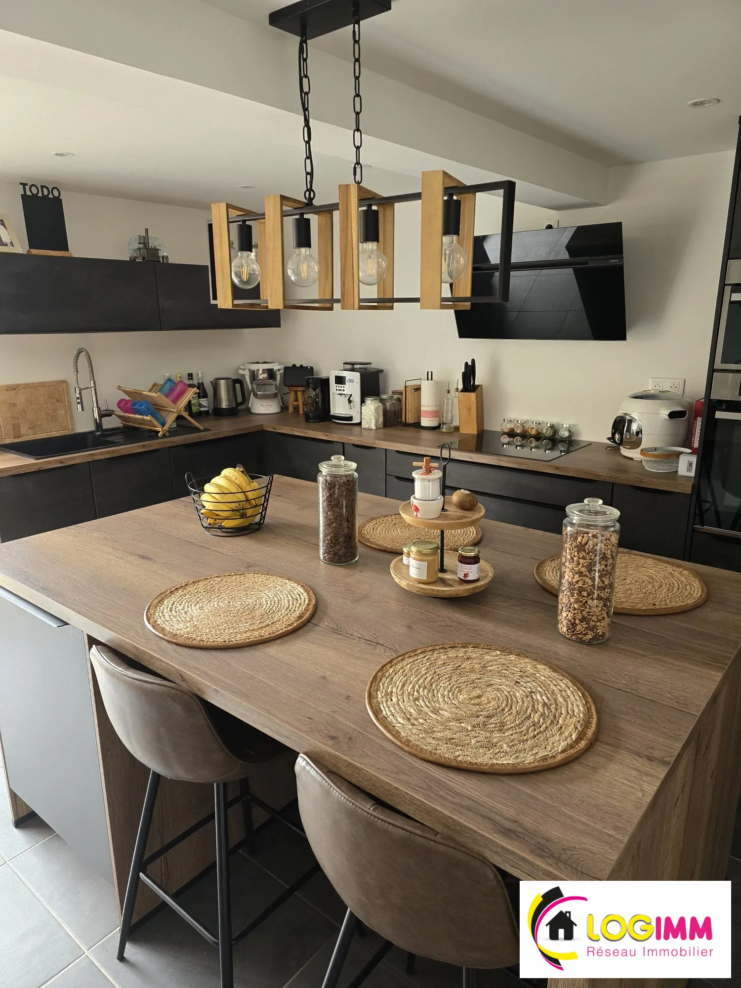 Maison mitoyenne rénovée de 90 m² avec 3 chambres à Maing