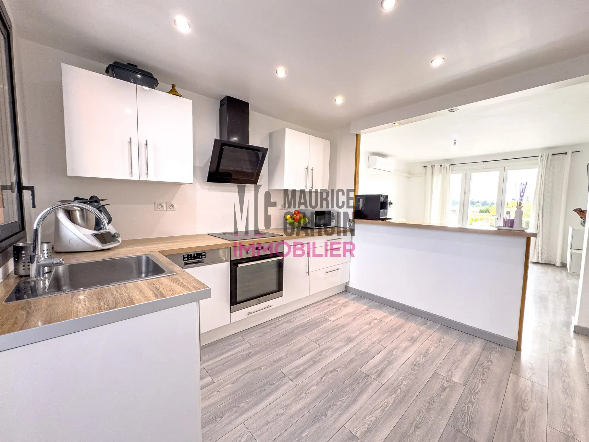 Bel appartement rénové de 69 m² à Orange avec cave et parking