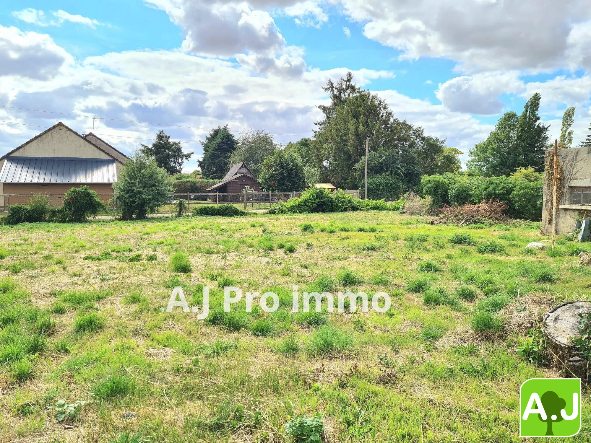 Terrain constructible de 1200 m² proche Saint-André-de-l’Eure – Calme et Viabilisé