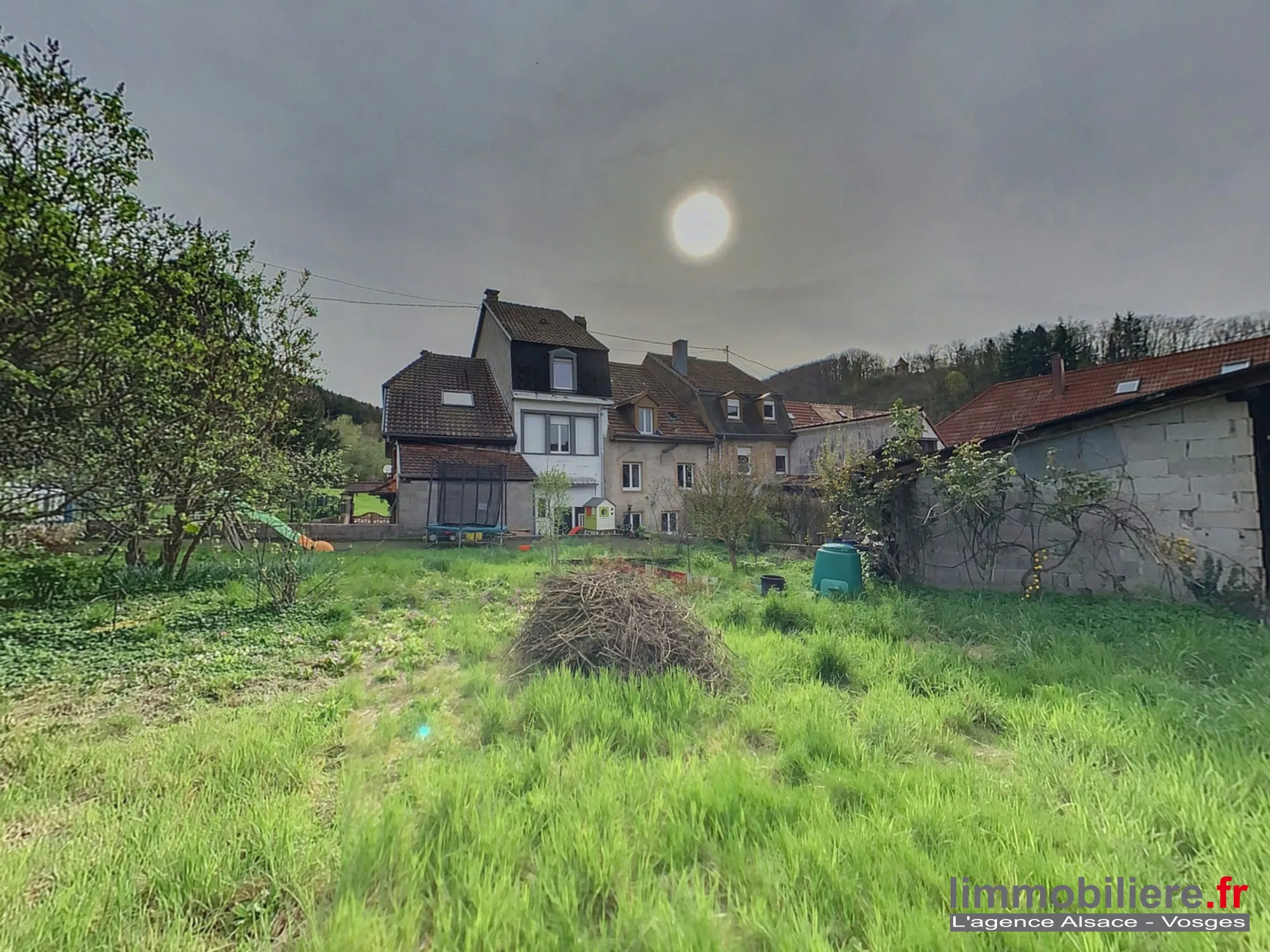 Maison à Sainte-Marie-aux-Mines avec grand jardin et potentiel de rénovation