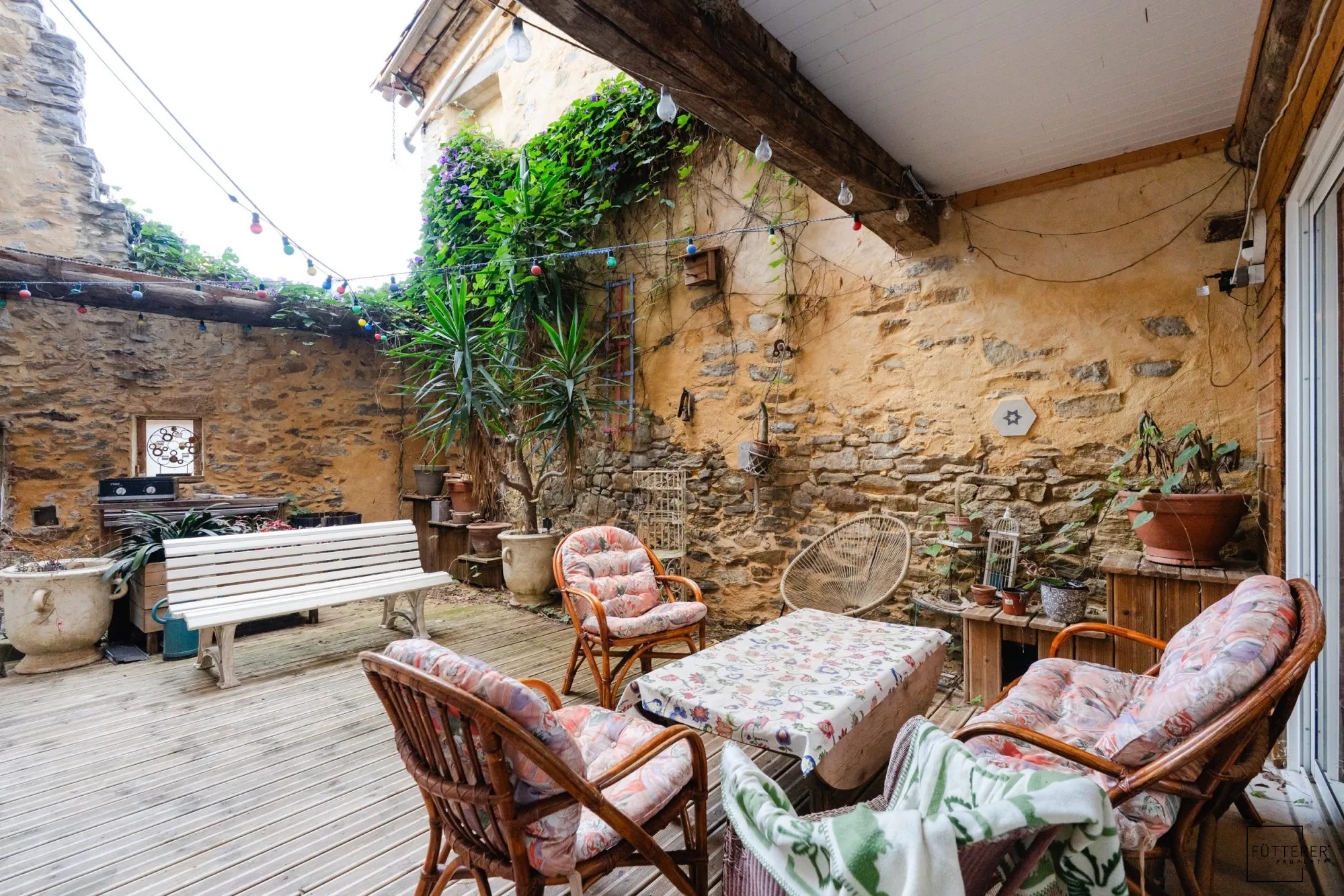 Maison de charme à Azillanet avec terrasses et combles aménagés – Authentique village du Minervois