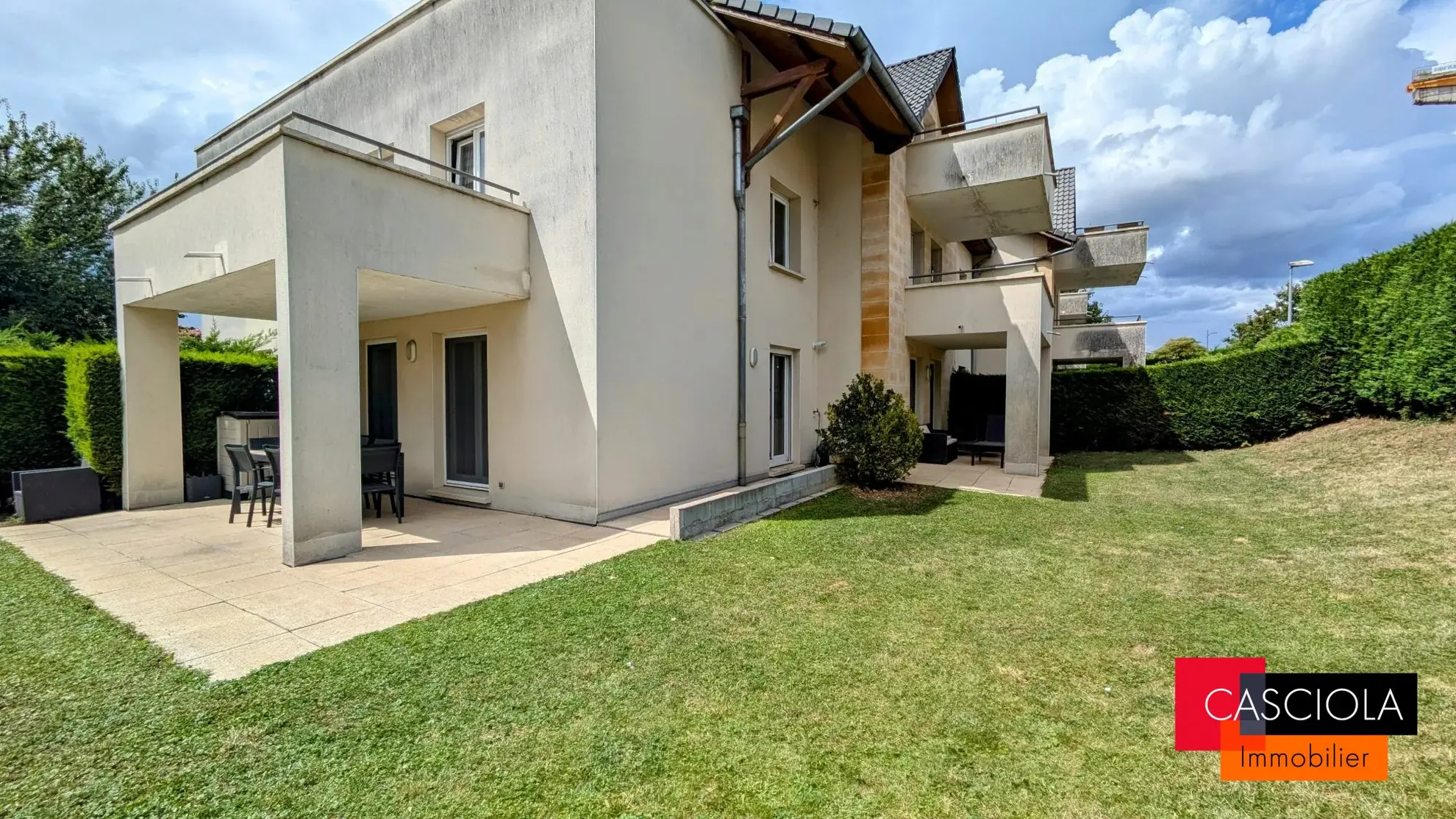 Appartement T3 avec jardin de 280 m² à Metz Vallières – Grand garage et parking sécurisé