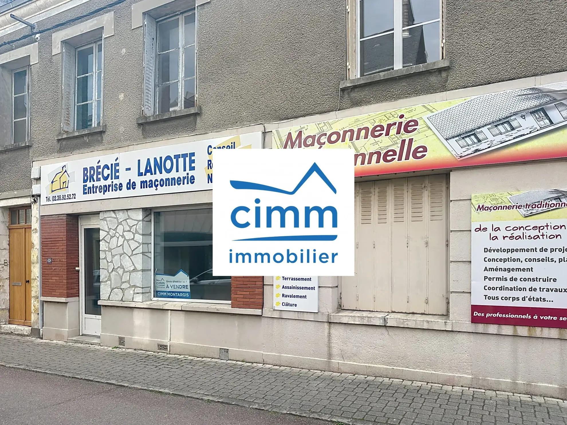 Ensemble immobilier à Châtillon-Coligny avec bureaux rénovés et potentiel résidentiel